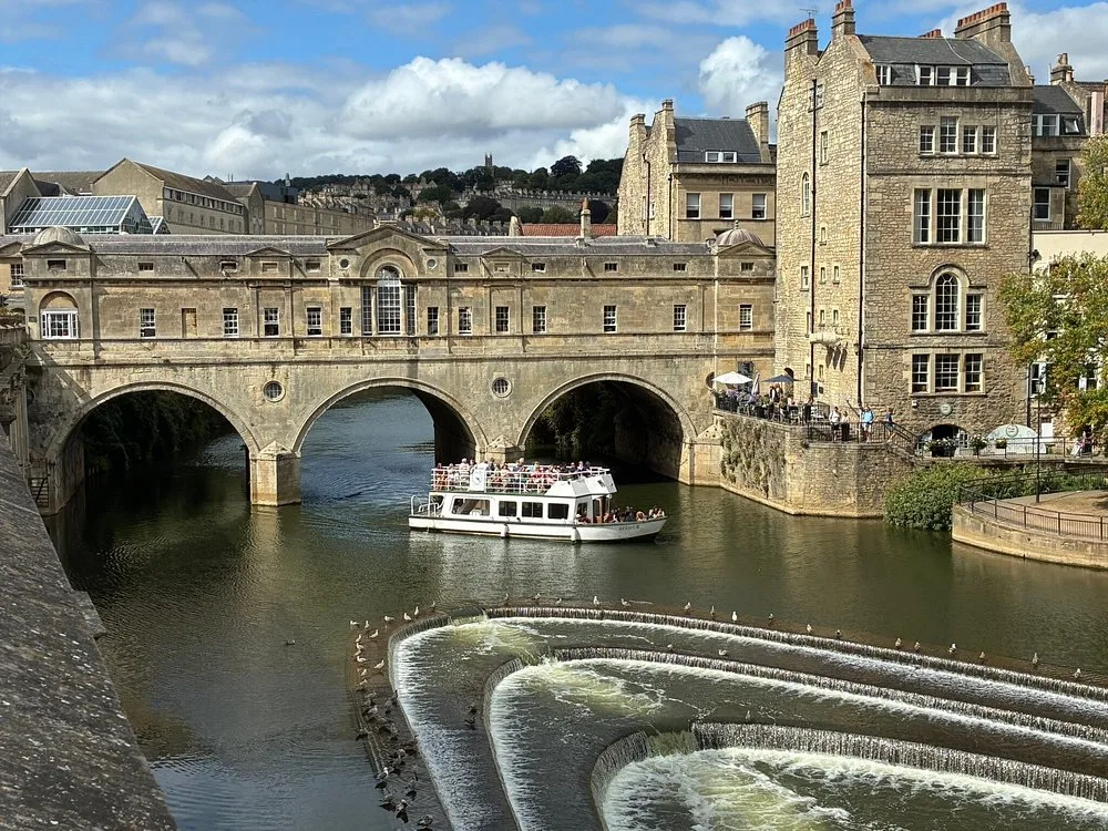 Atmosphere at Pulteney Bridge Bath — travel photo