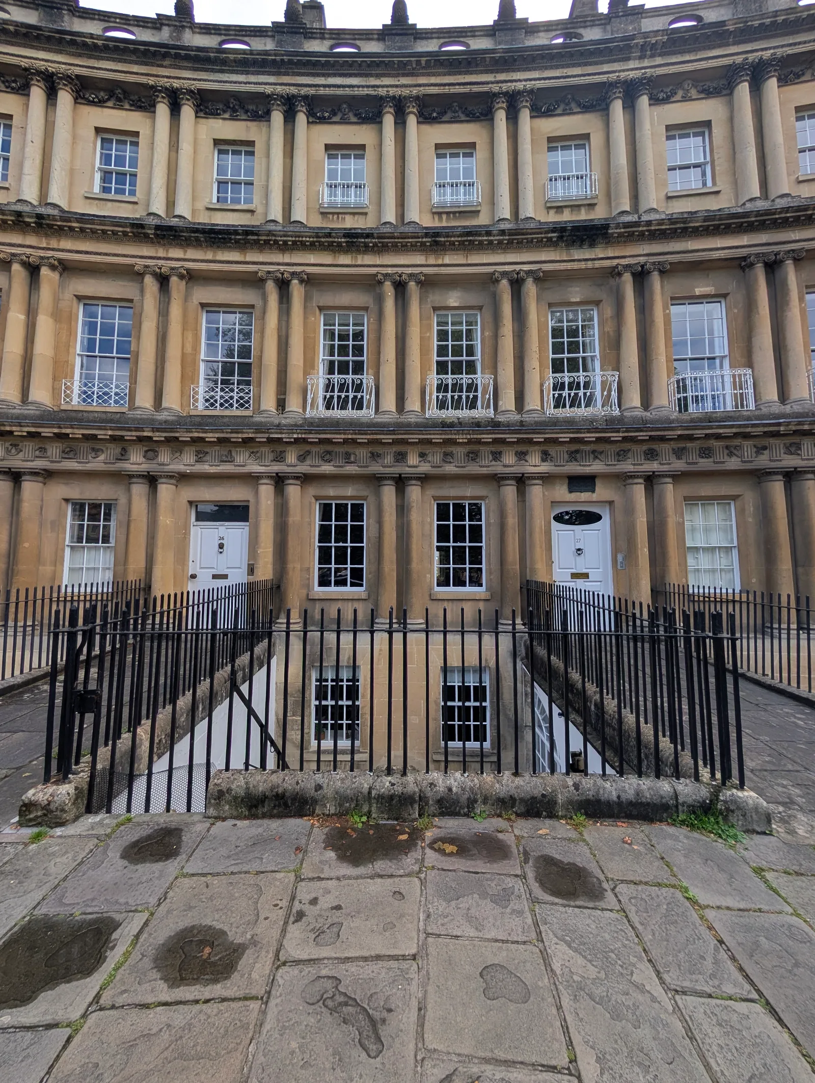 Atmosphere at The Circus - Bath Bath — travel photo