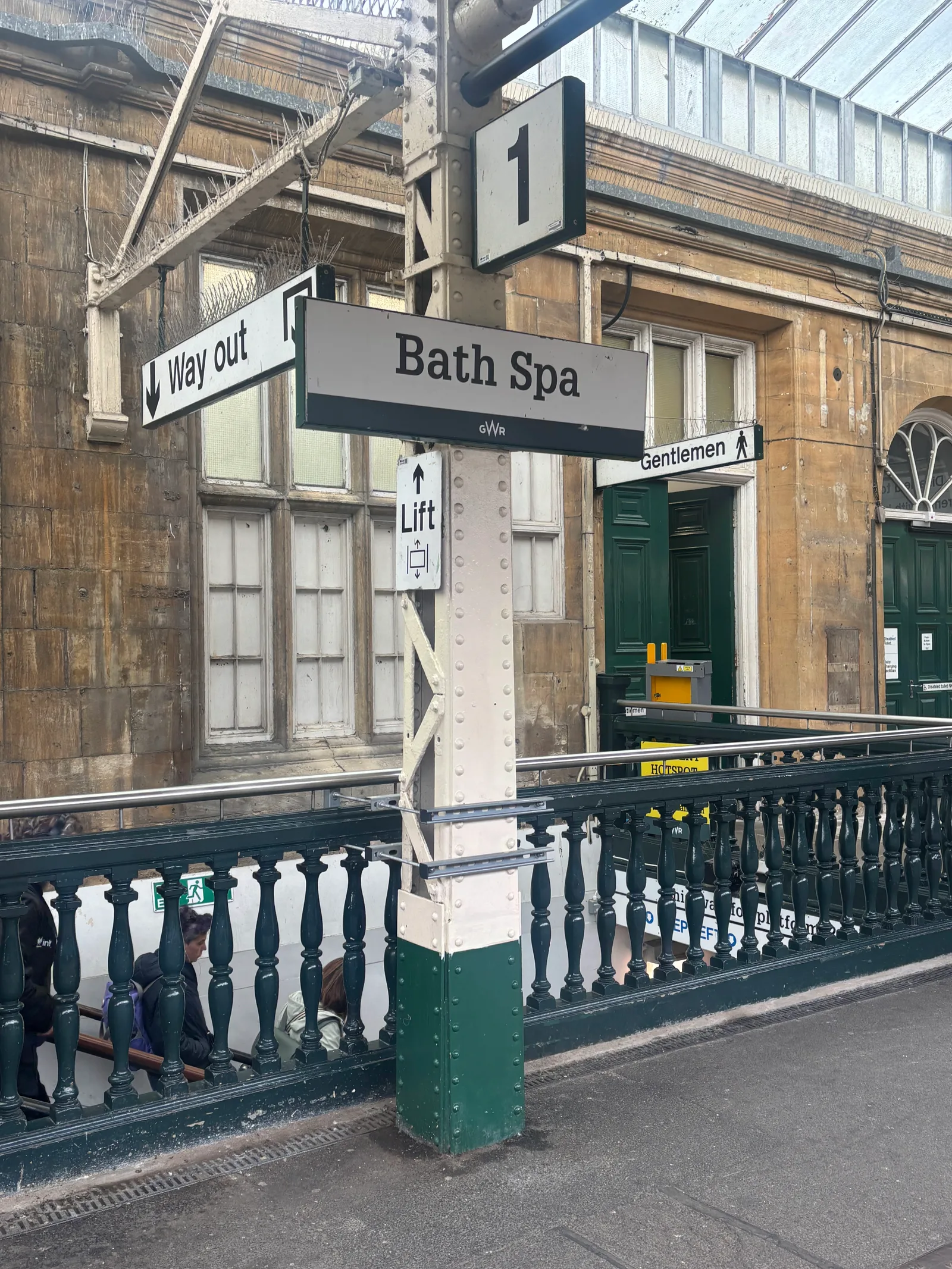 Atmosphere at Thermae Bath Spa Bath — travel photo