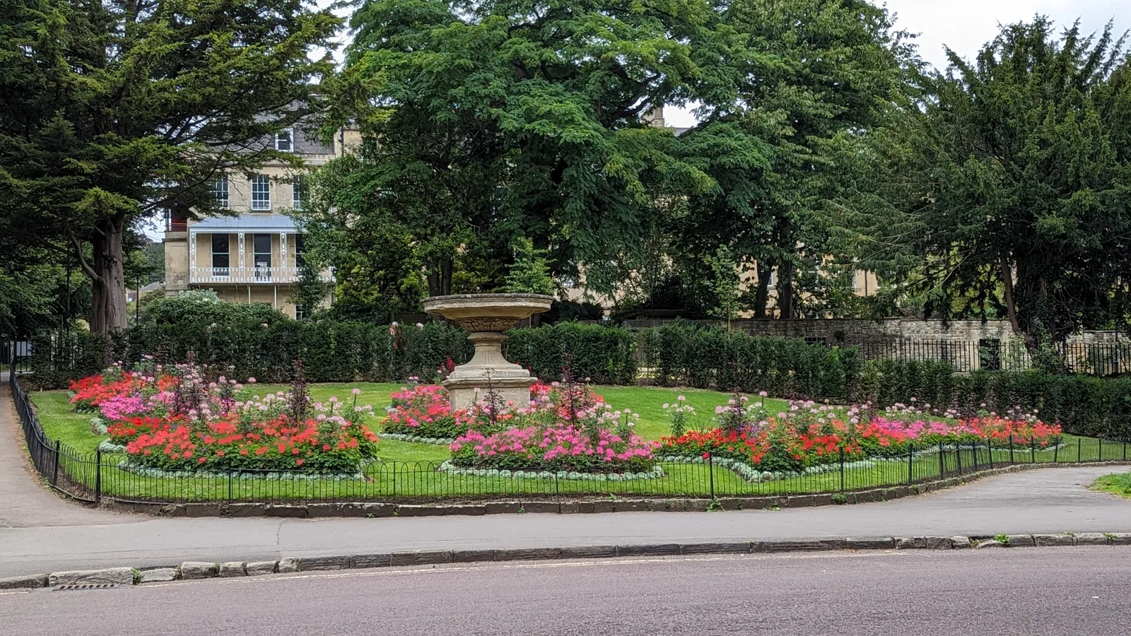Main view at Victorian Gardens Bath — travel photo