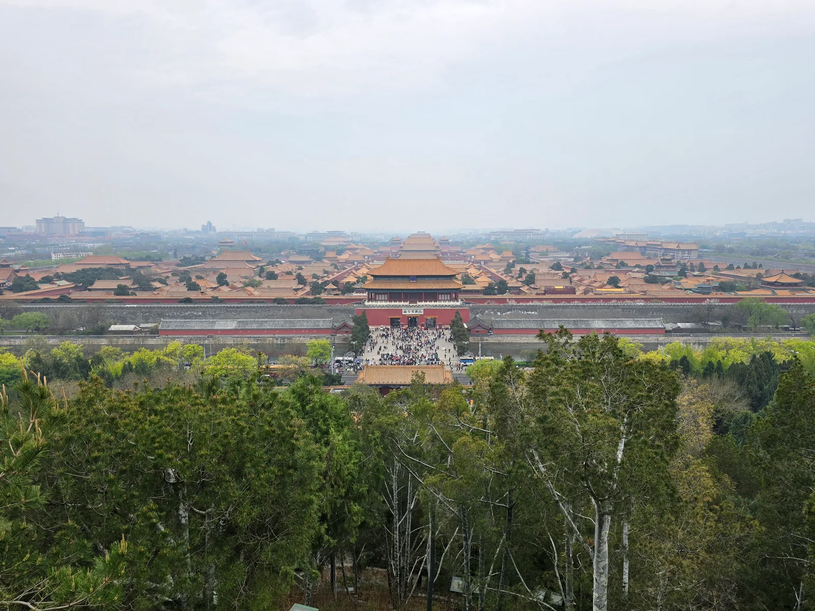 Atmosphere at Jingshan Park Beijing — travel photo