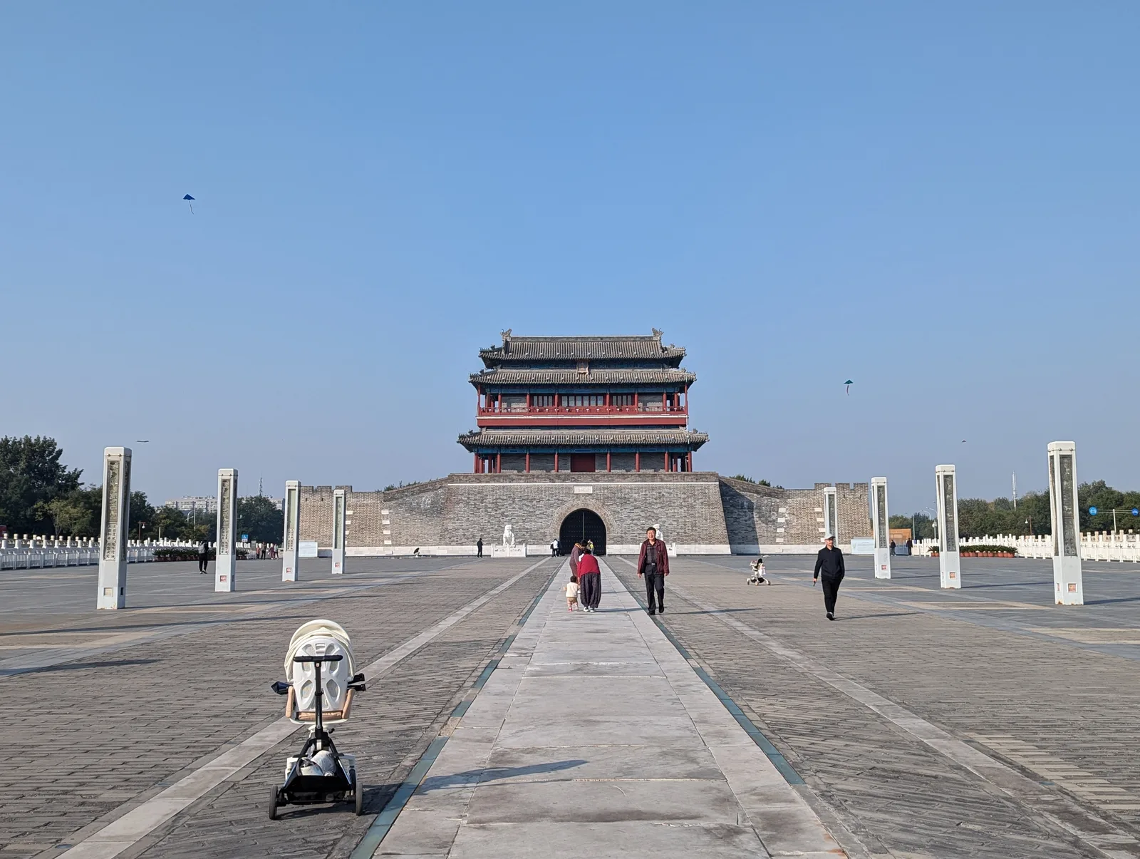 Atmosphere at Yongdingmen Beijing — travel photo