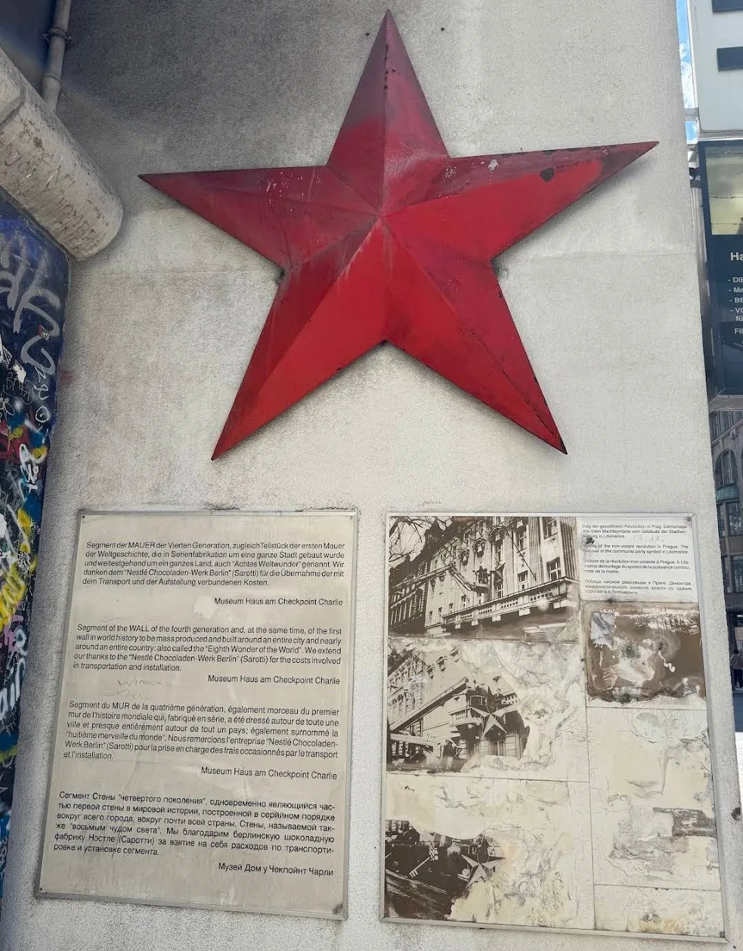 Details at Checkpoint Charlie Berlin — travel photo