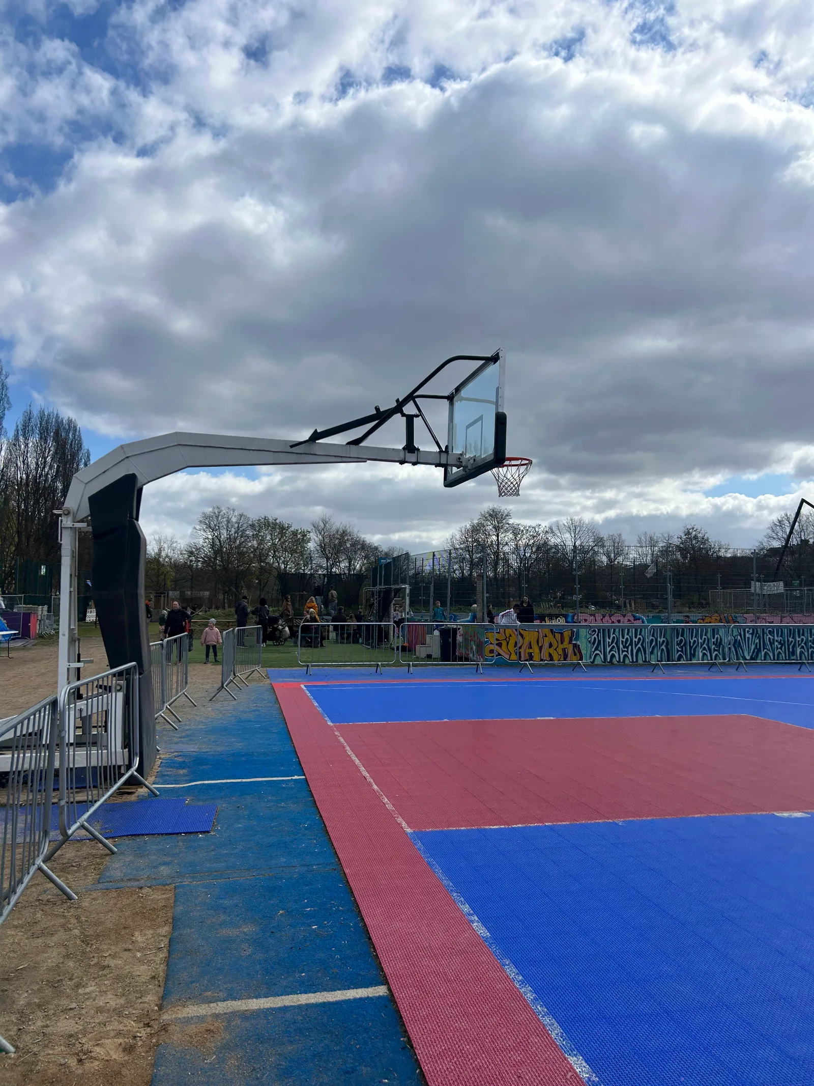 Atmosphere at Görlitzer Park Berlin — travel photo