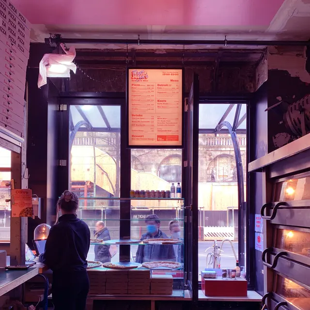 Magic Johnβs Pizza