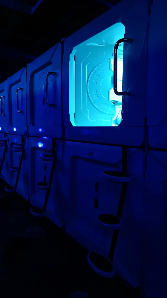Space Night Capsule Hostel