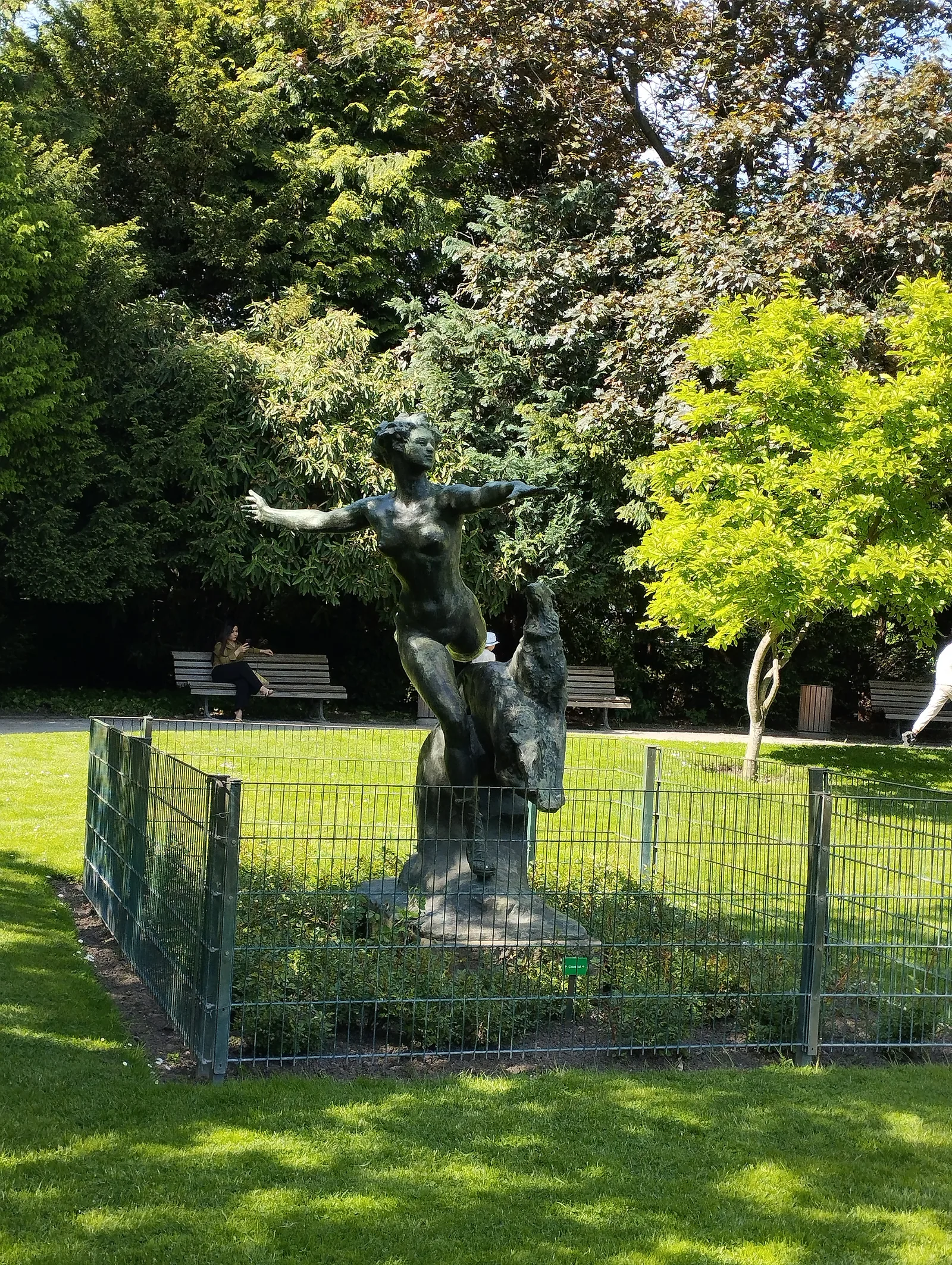 Details at Volkspark Humboldthain Berlin — travel photo