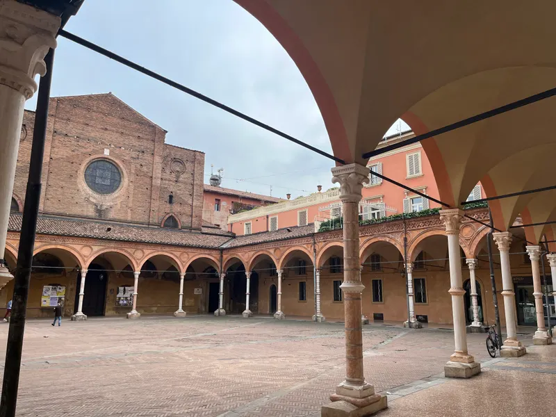 Basilica di Santa Maria dei Servi — Attraction in Bologna