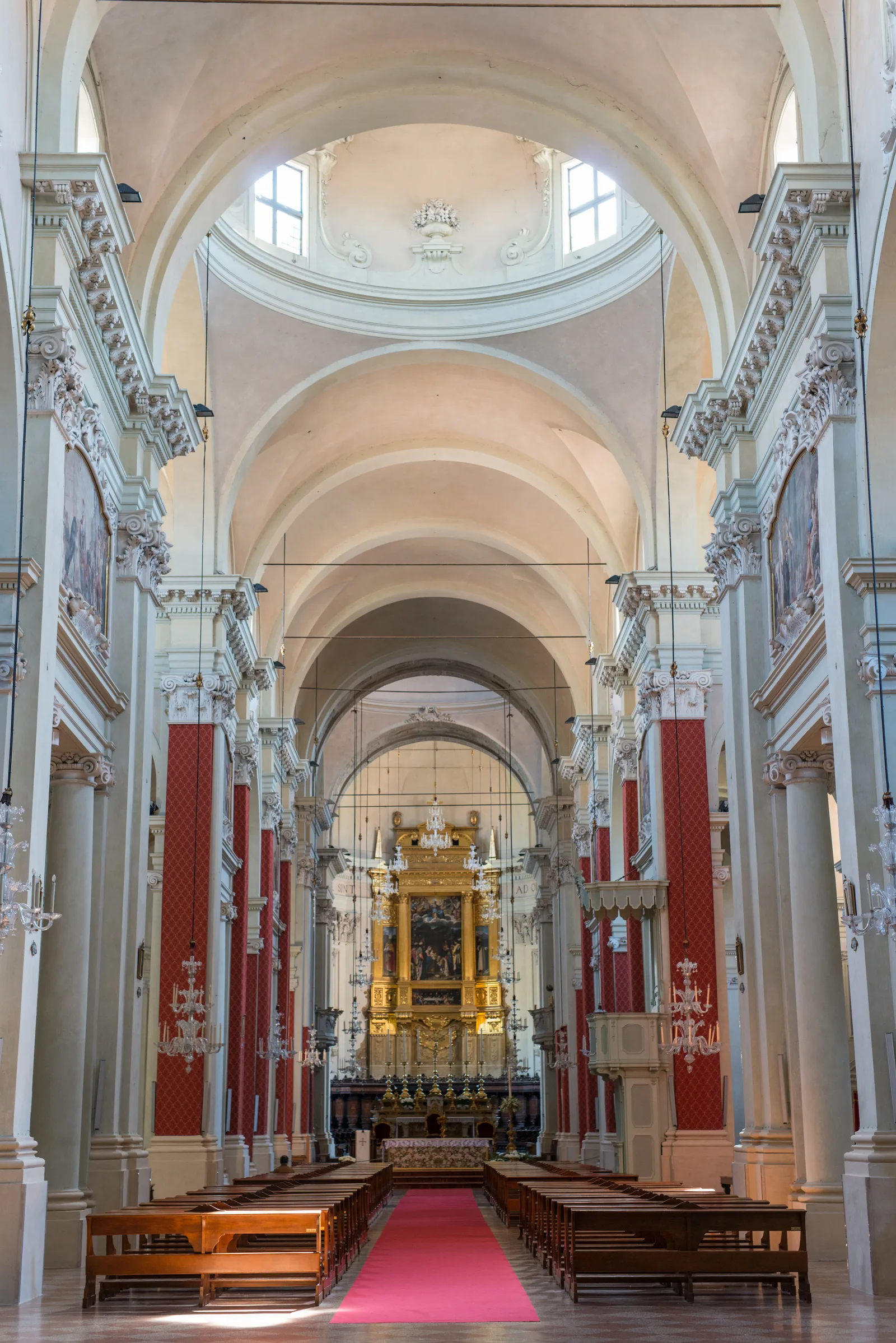Main view at Basilica of San Domenico Bologna — travel photo