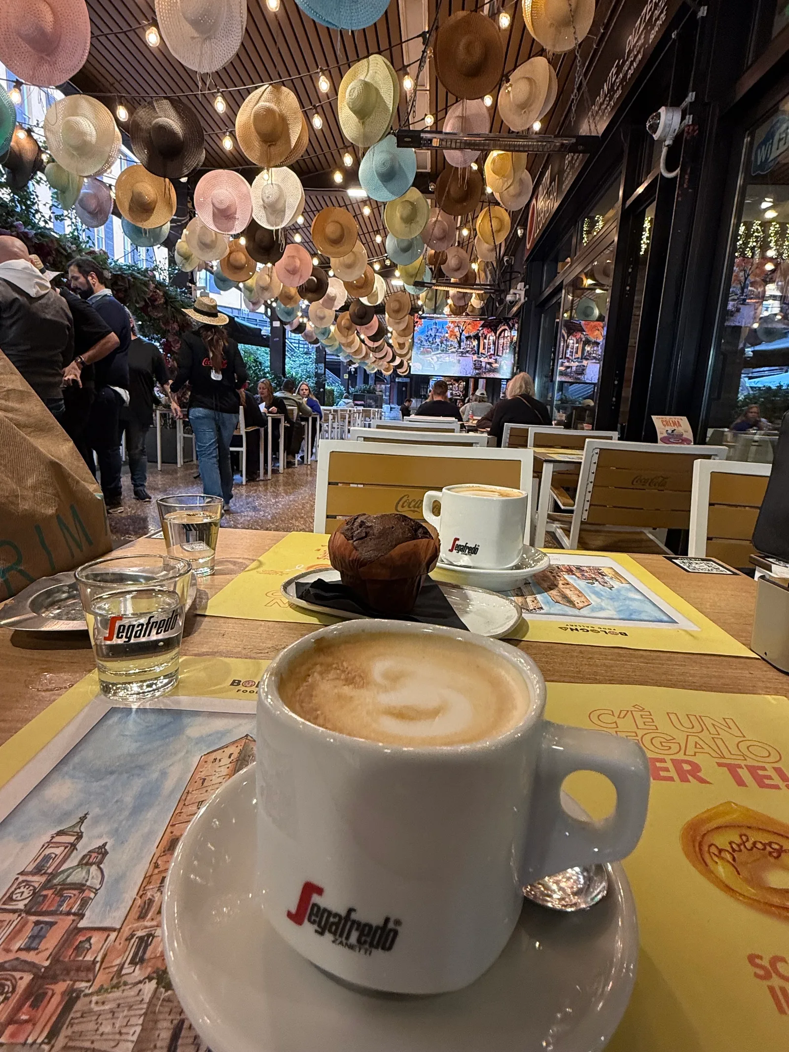 Atmosphere at Bologna Food Gallery Bologna — travel photo