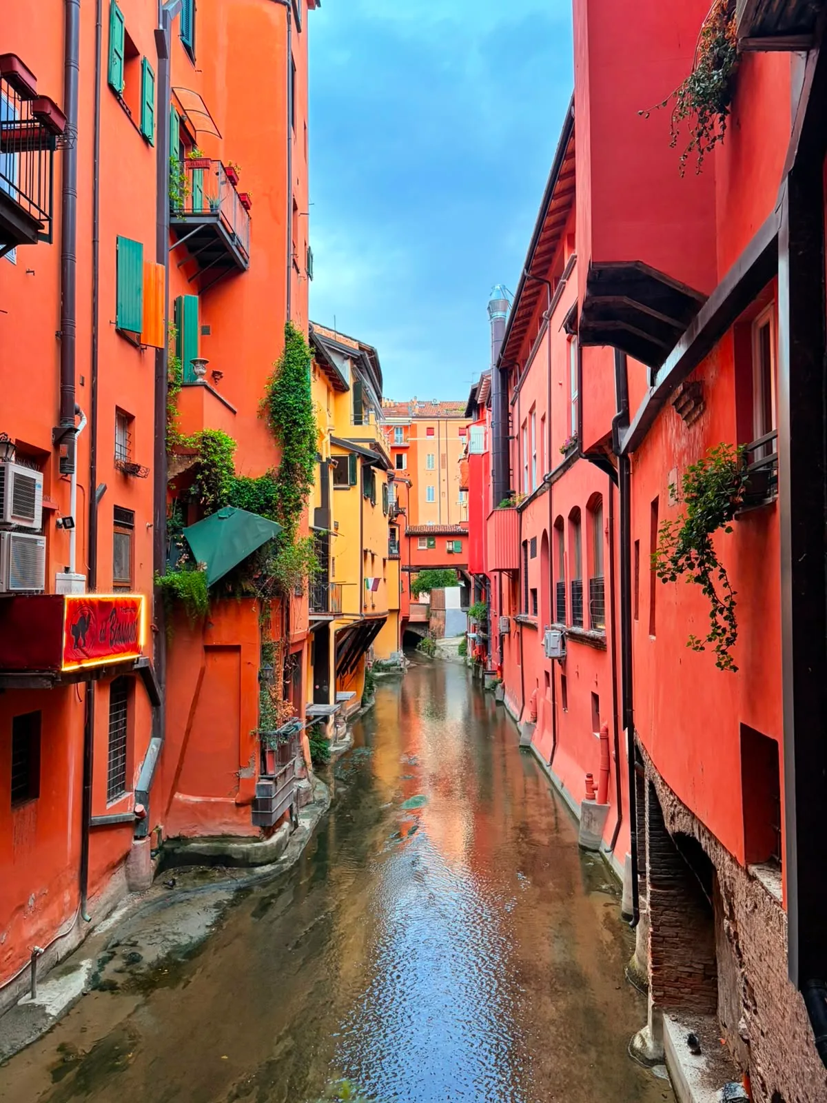 Atmosphere at Finestrella - Canale di Reno Bologna — travel photo