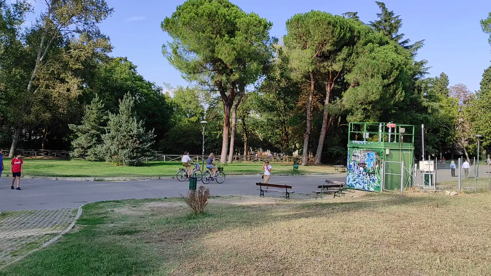 Details at Giardini Margherita Bologna — travel photo