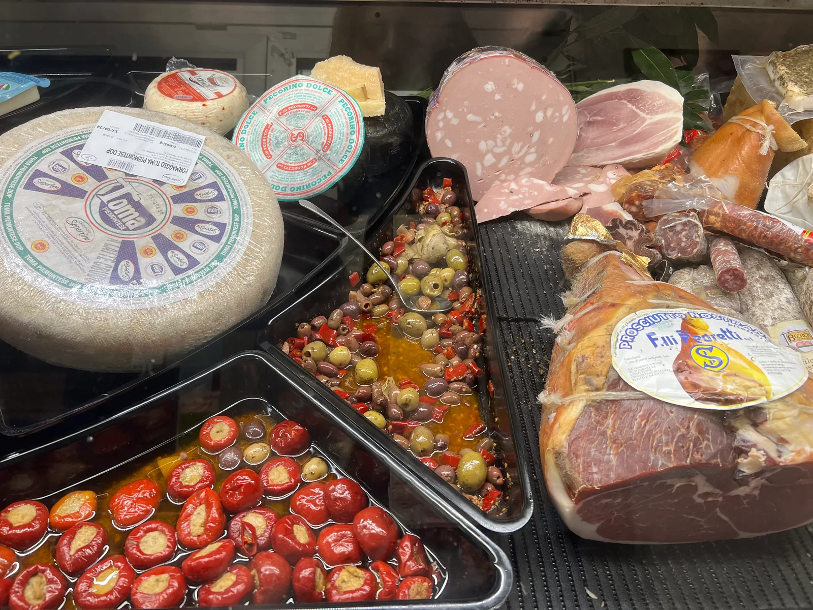 Atmosphere at La Vecchia Bottega Bologna — travel photo