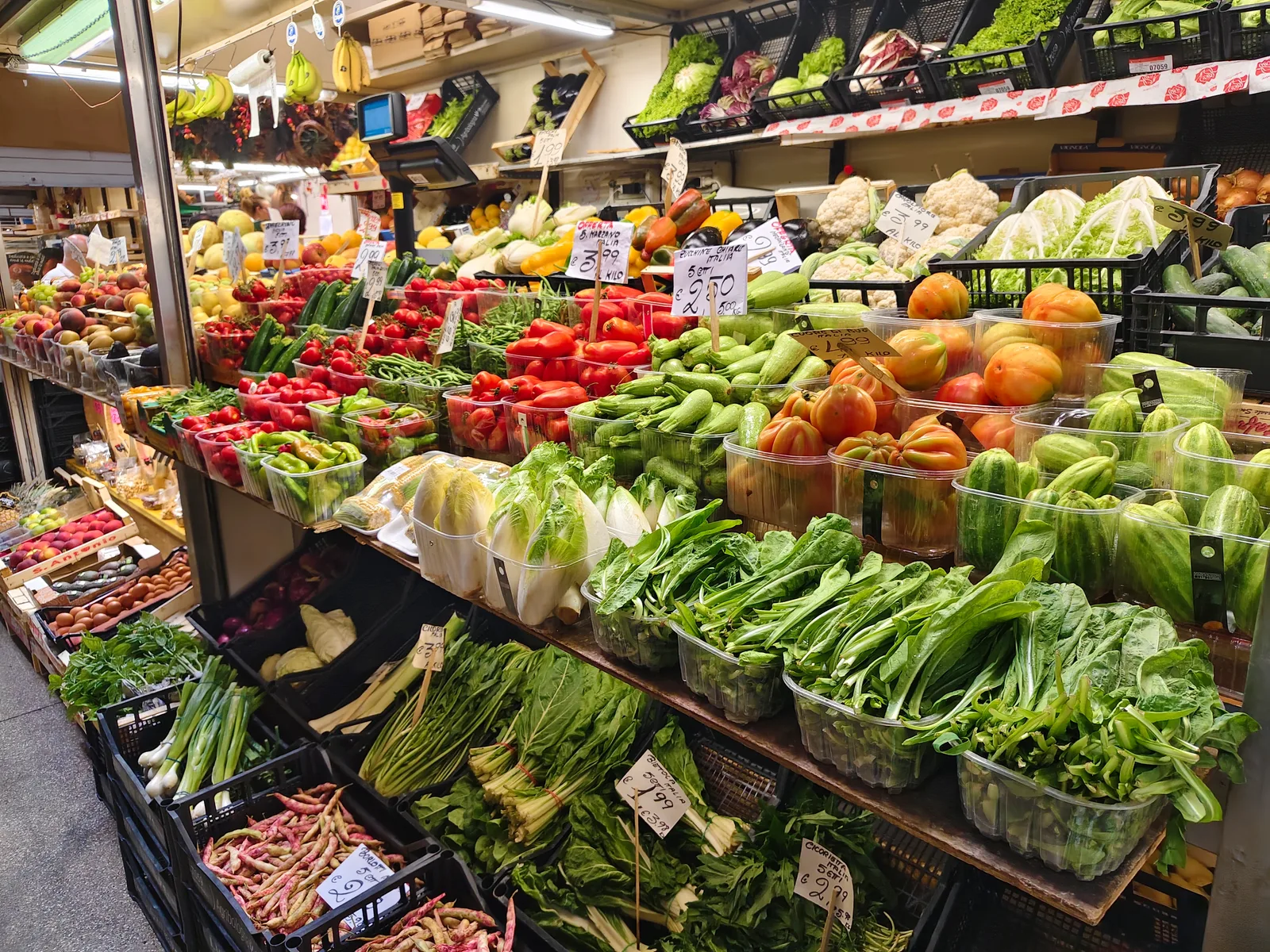 Details at Mercato delle Erbe Bologna — travel photo