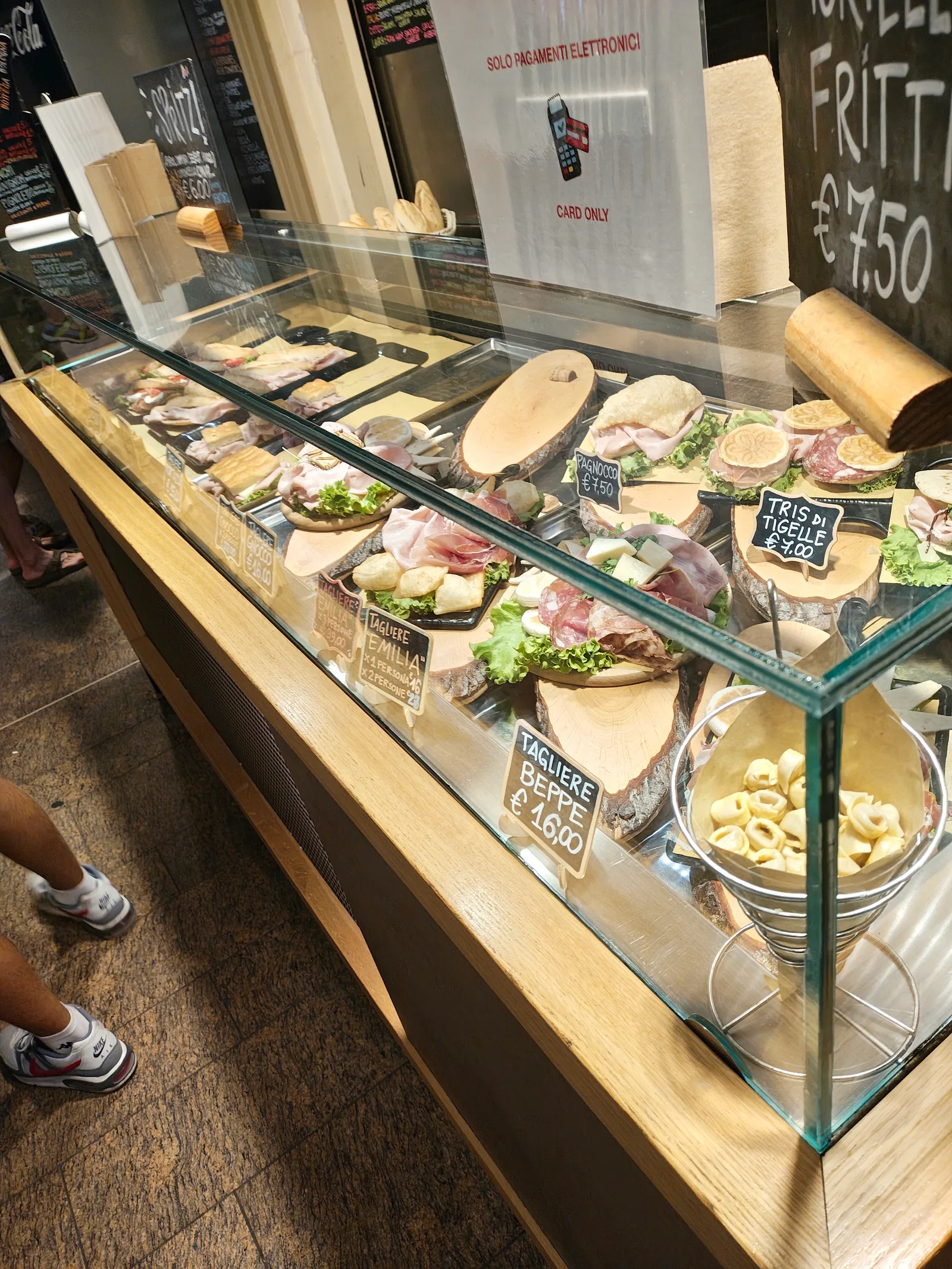 Main view at Mercato di Mezzo Bologna — travel photo