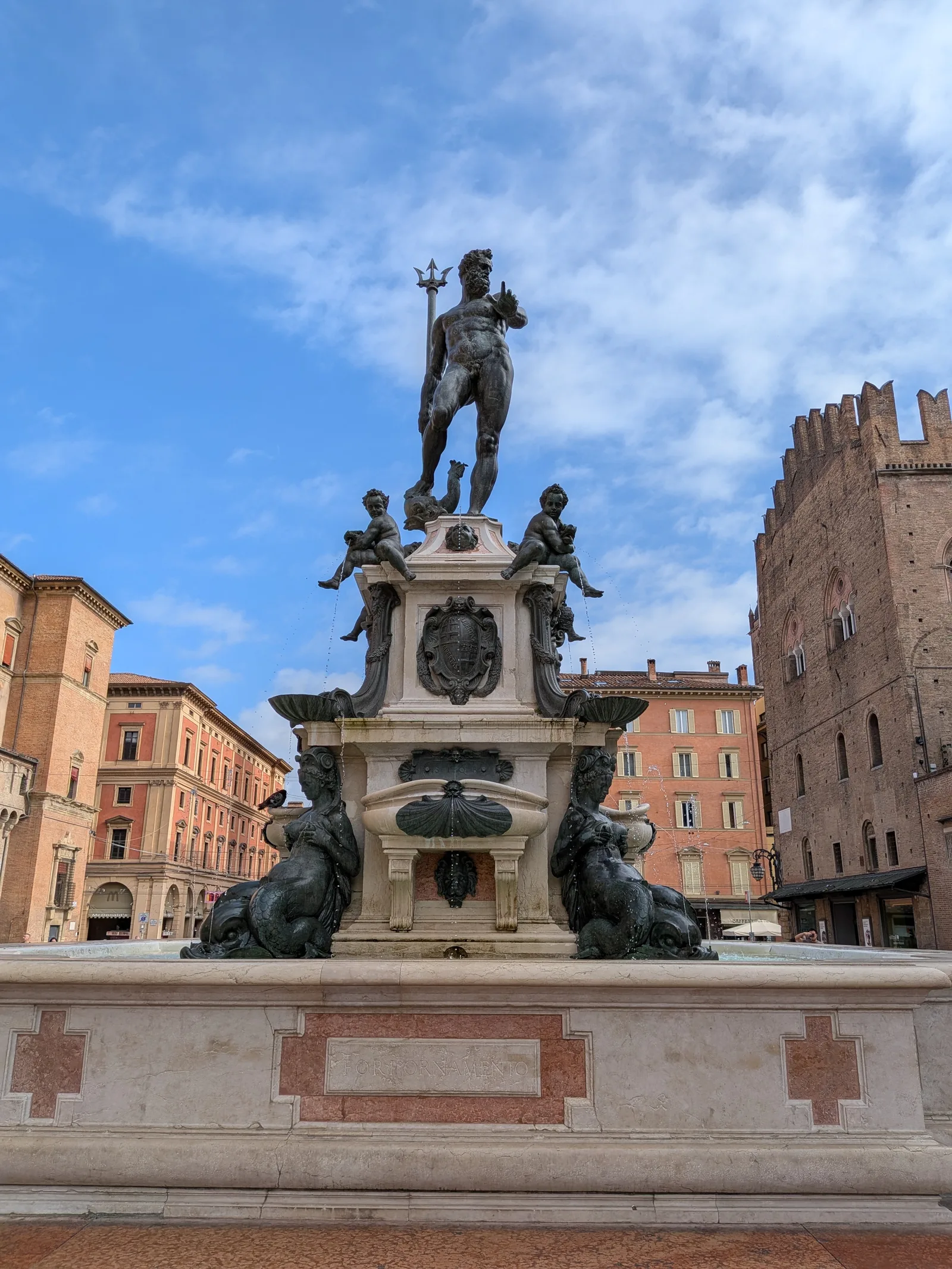 Main view at Neptune's Fountain Bologna — travel photo