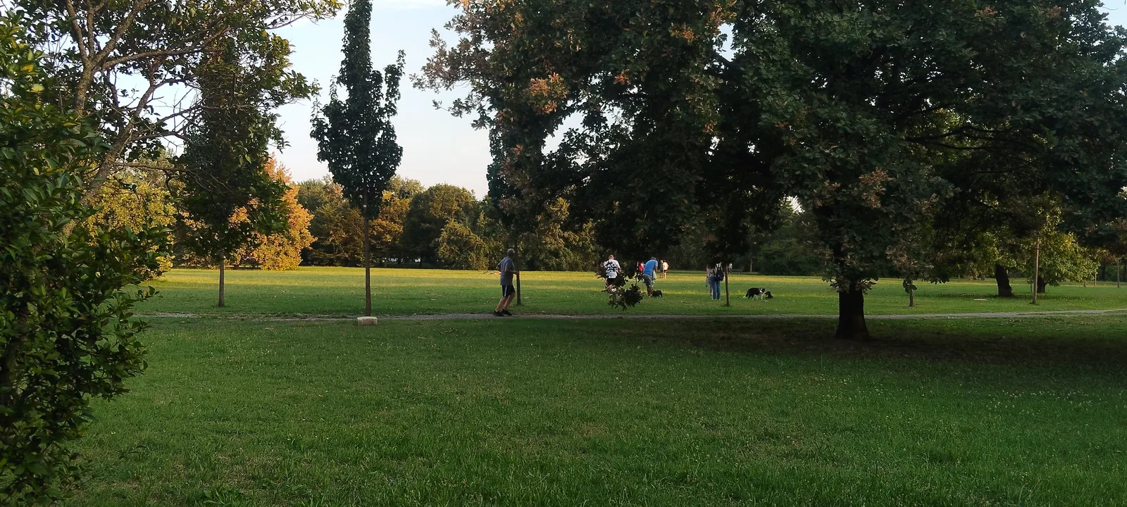 Main view at Parco di Villa Angeletti Bologna — travel photo