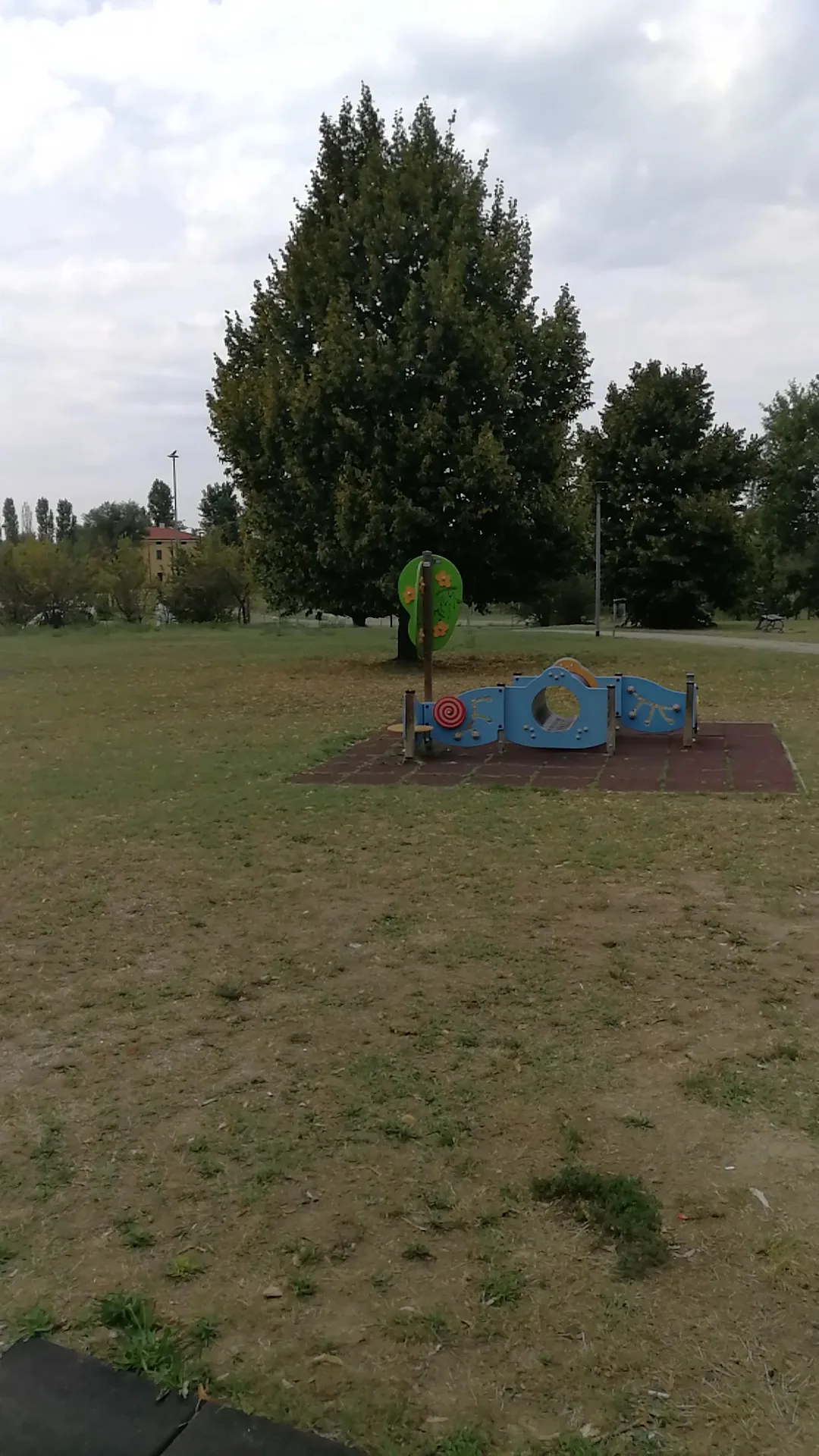 Main view at Parco Vincenzo Tanara Bologna — travel photo
