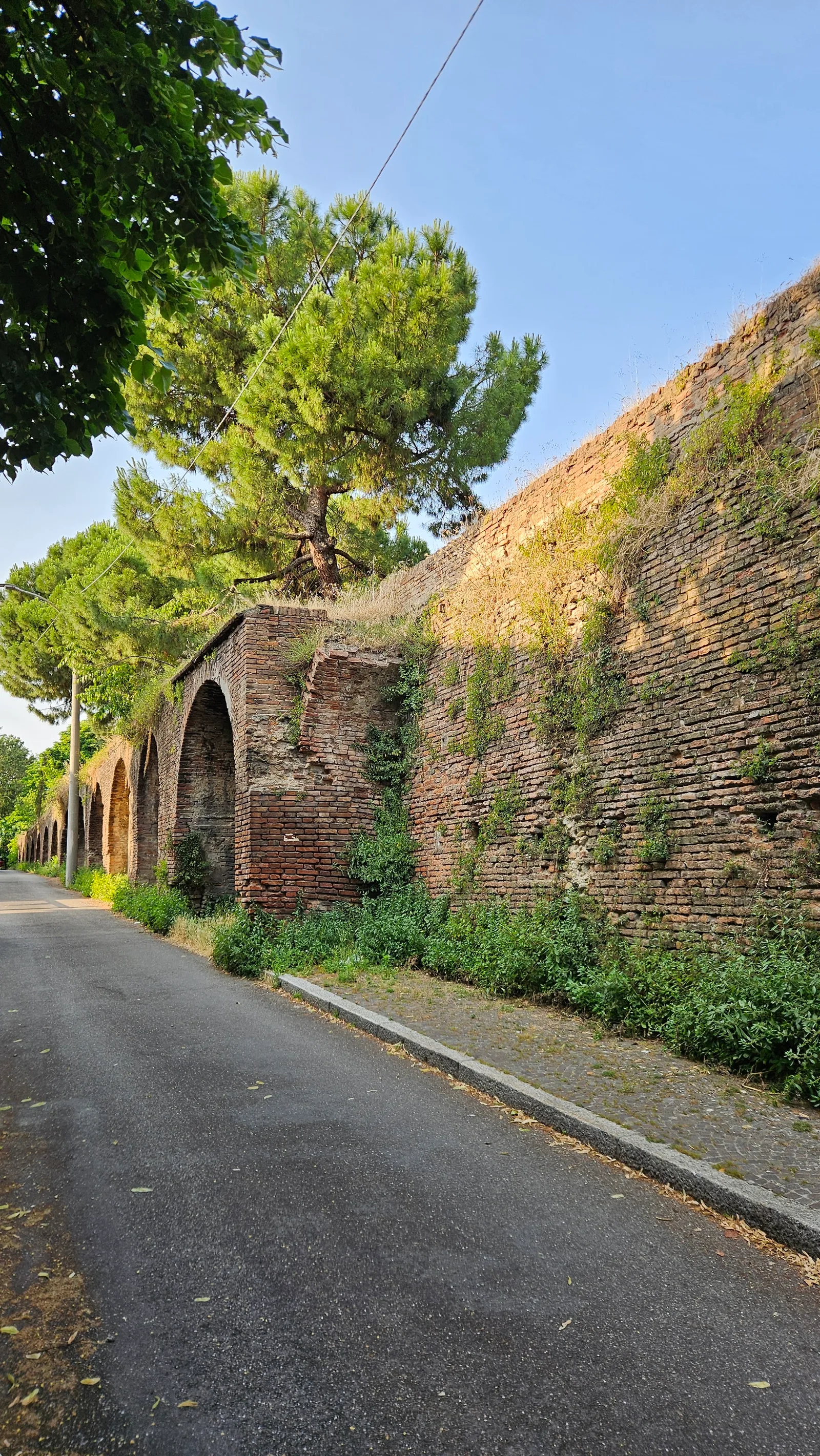 Atmosphere at Porta Maggiore di Bologna Bologna — travel photo