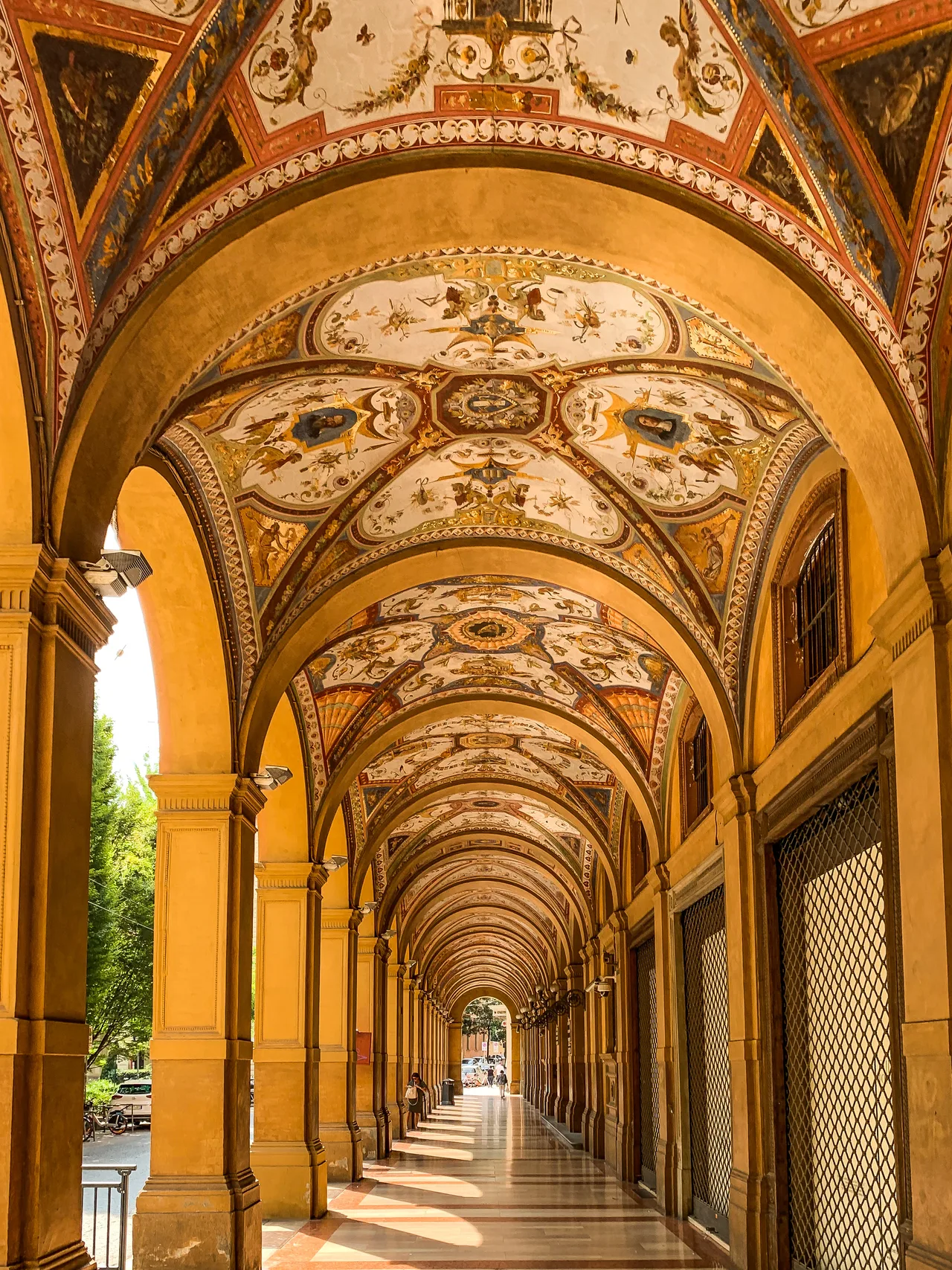 Portici di Bologna — hidden gems guide Bologna