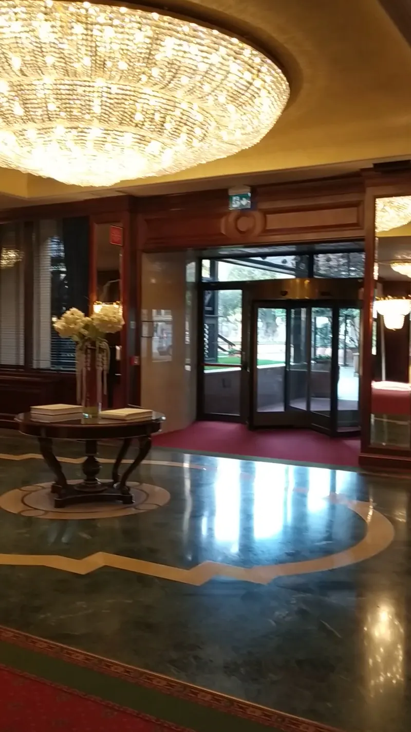 Royal Hotel Carlton