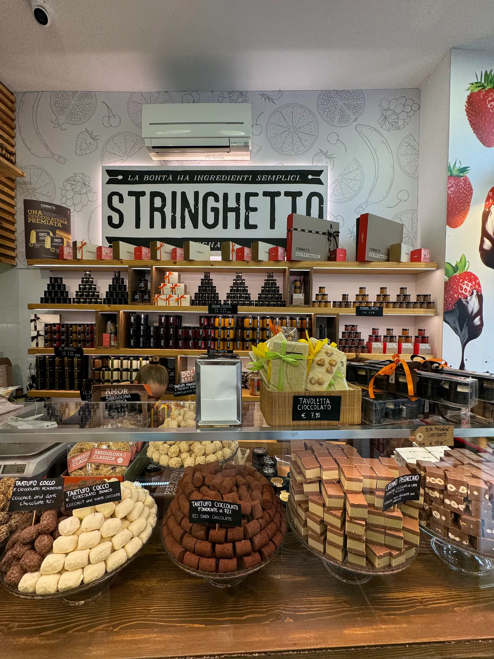 Atmosphere at Stringhetto - Confetture & Cioccolato Bologna — travel photo