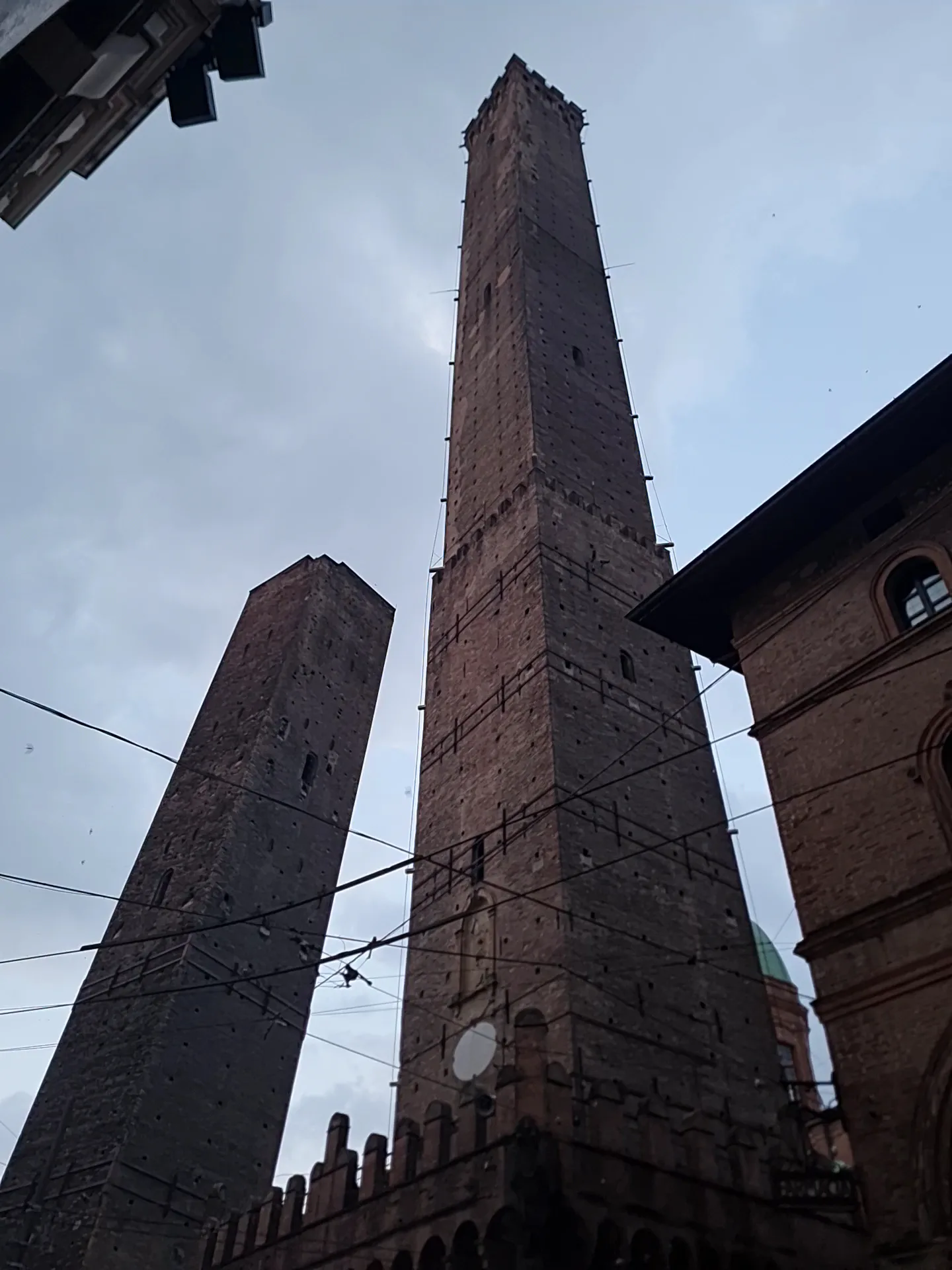 Main view at The Two Towers: Garisenda & Asinelli Bologna — travel photo