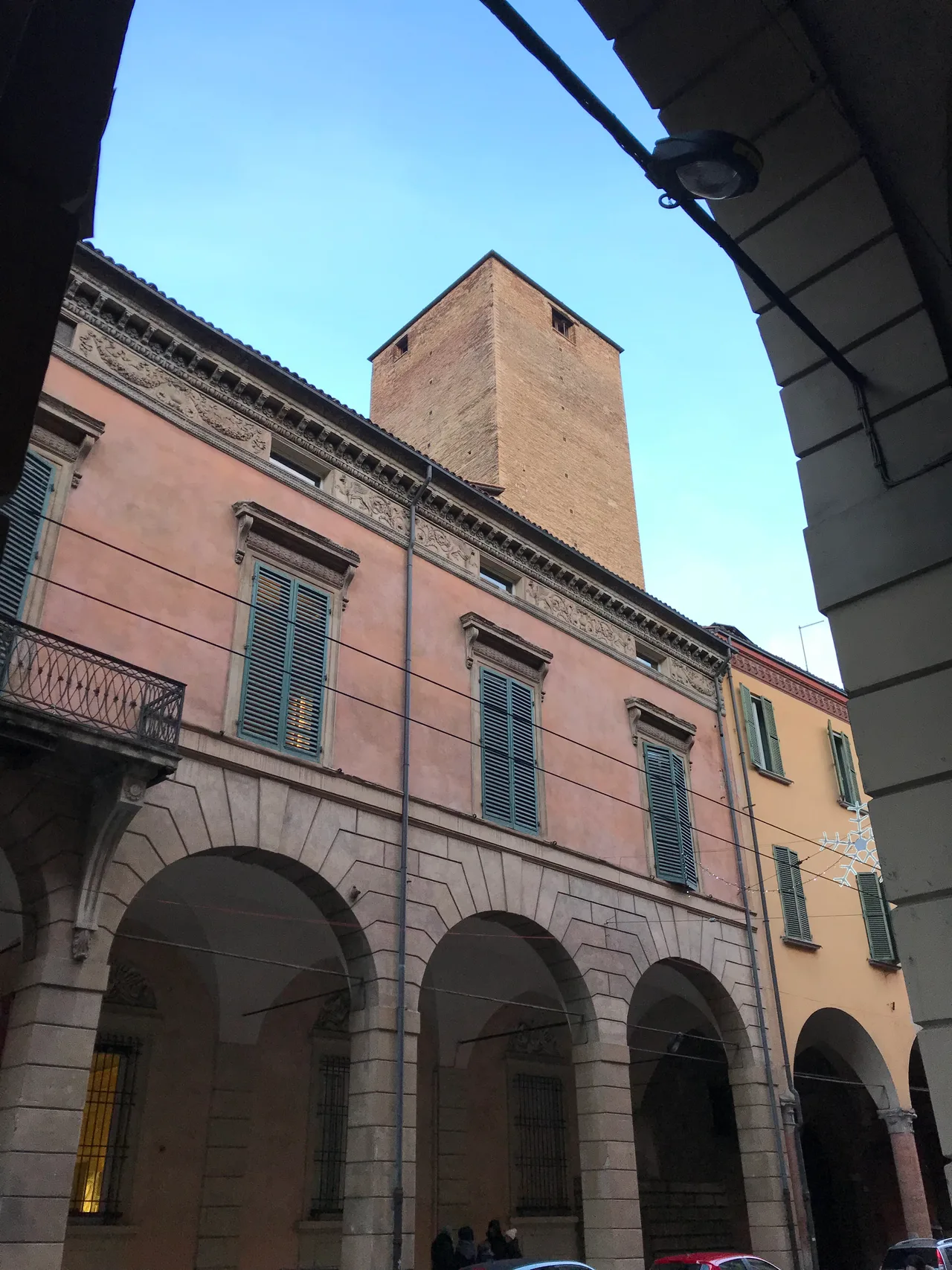 Tower of Oseletti — romantic guide Bologna