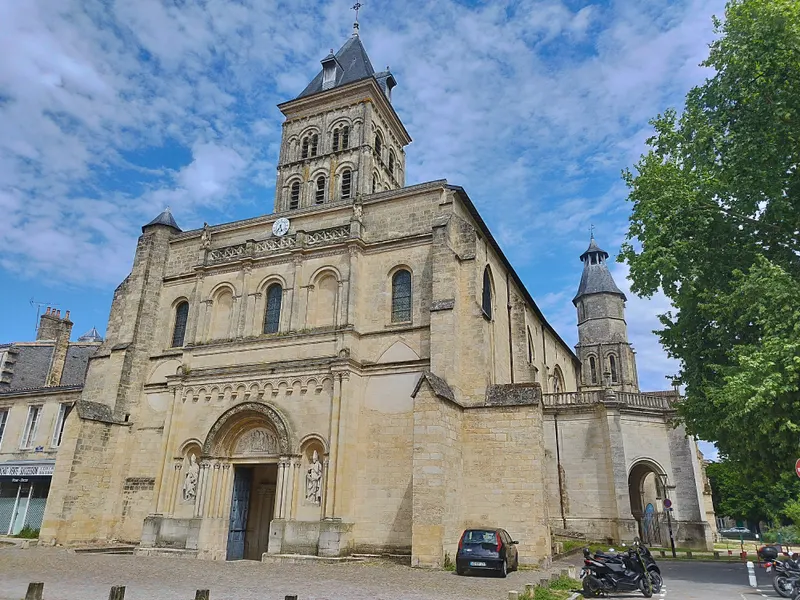Basilique Saint-Seurin — Attraction in Bordeaux