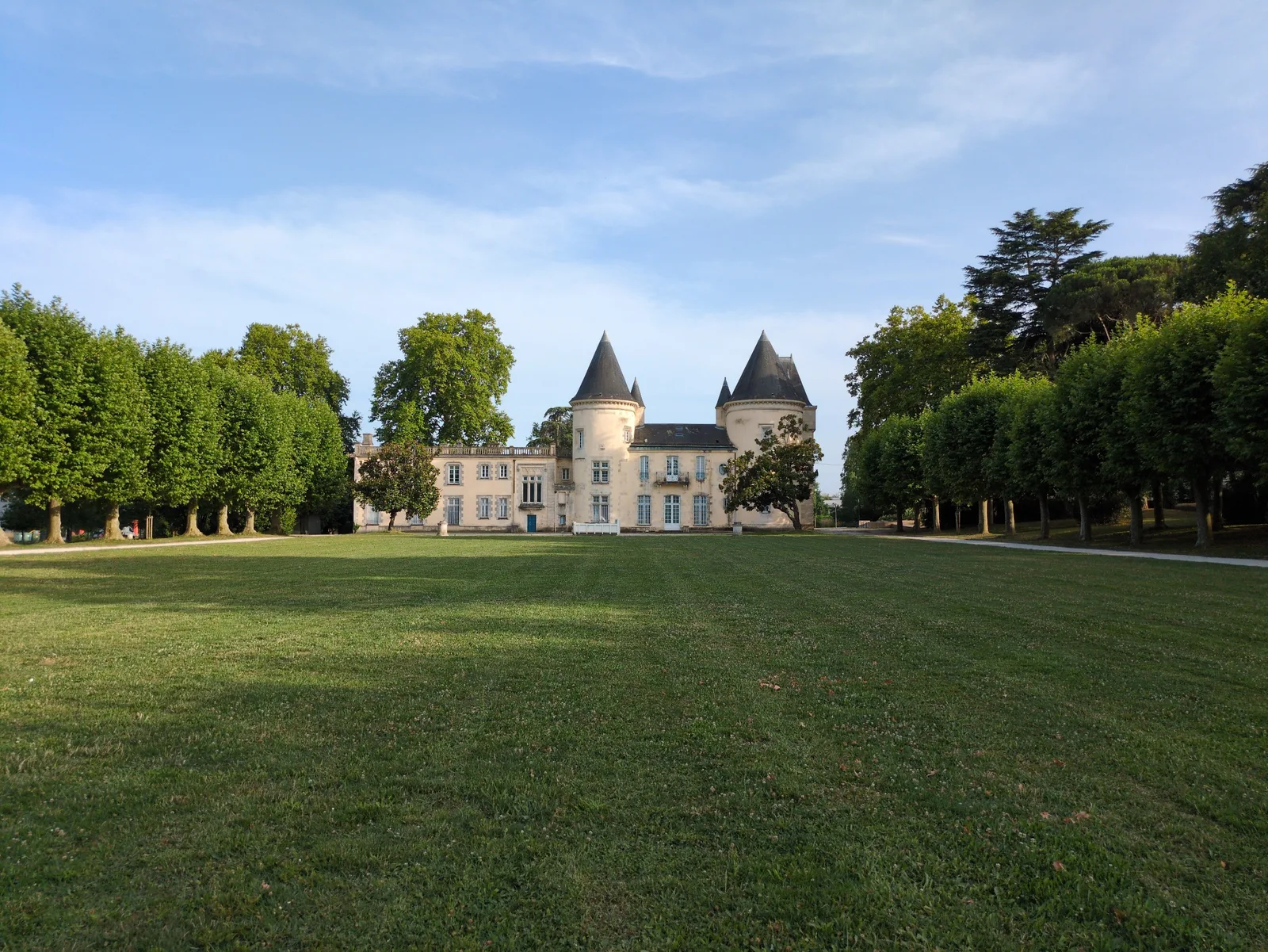 Details at Bois de Thouars Bordeaux — travel photo