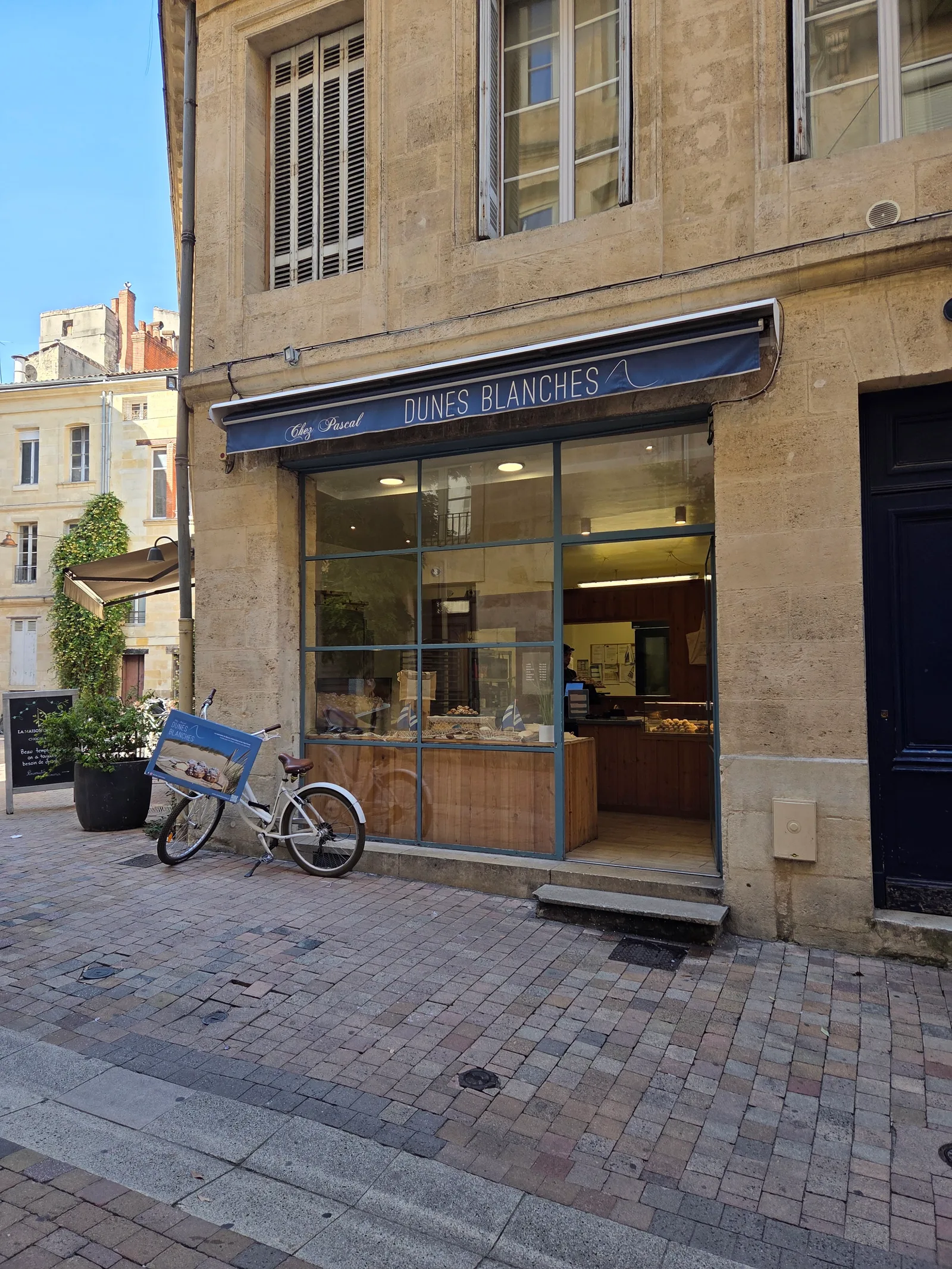 Main view at Dunes Blanches chez Pascal Bordeaux Bordeaux — travel photo