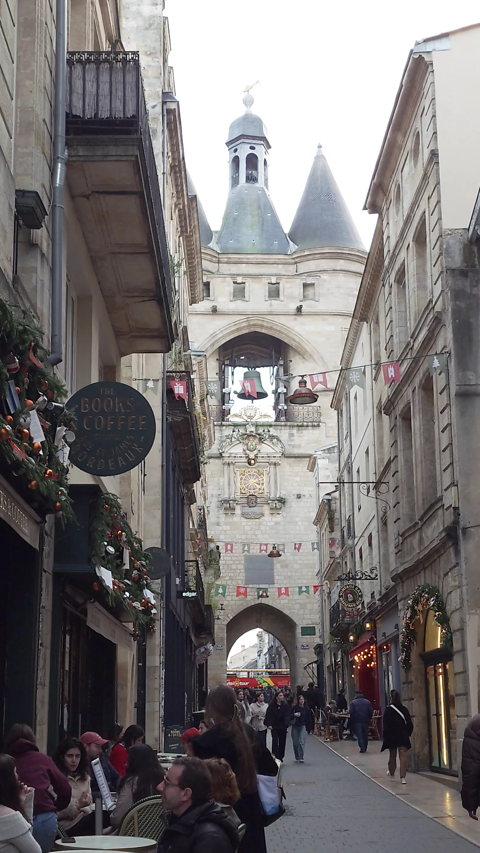 Details at Grosse Cloche Bordeaux — travel photo