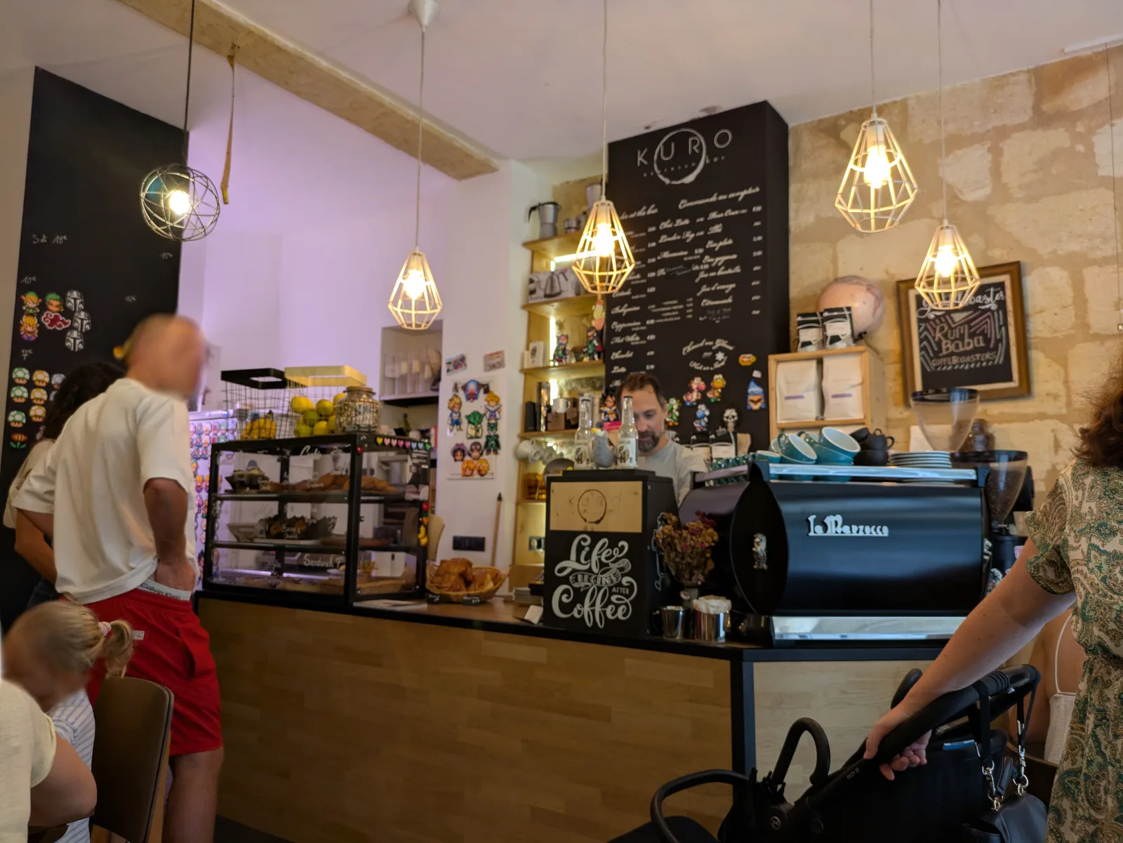 Main view at KURO espresso bar Bordeaux — travel photo