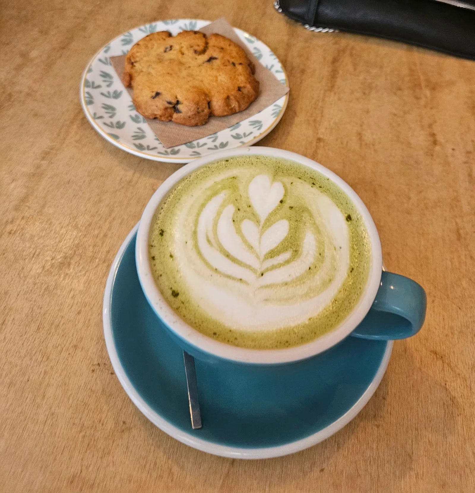 Details at KURO espresso bar Bordeaux — travel photo