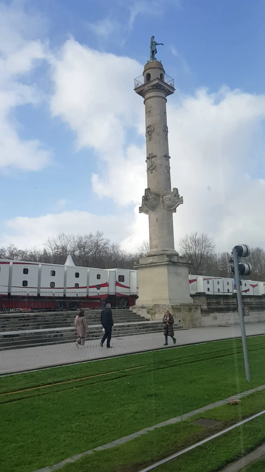 Details at Les Platanes des Quais Bordeaux — travel photo