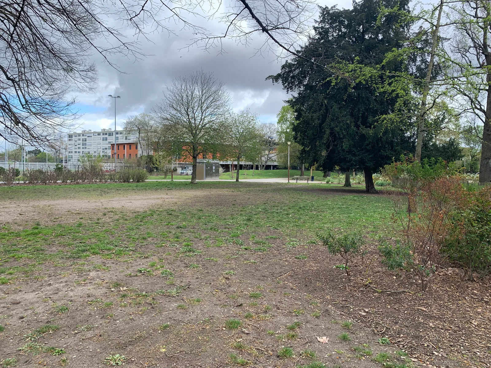 Atmosphere at Lussy Park Bordeaux — travel photo