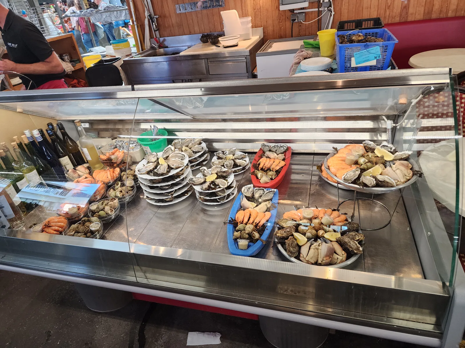 Atmosphere at Marché des Capucins Bordeaux — travel photo
