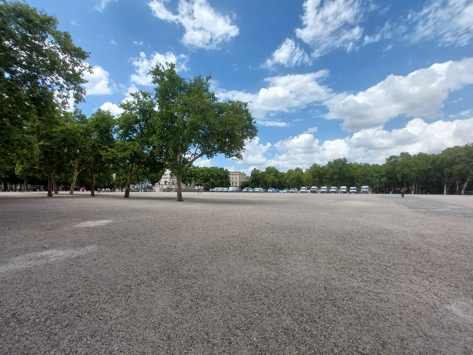 Atmosphere at Monument aux Girondins Bordeaux — travel photo