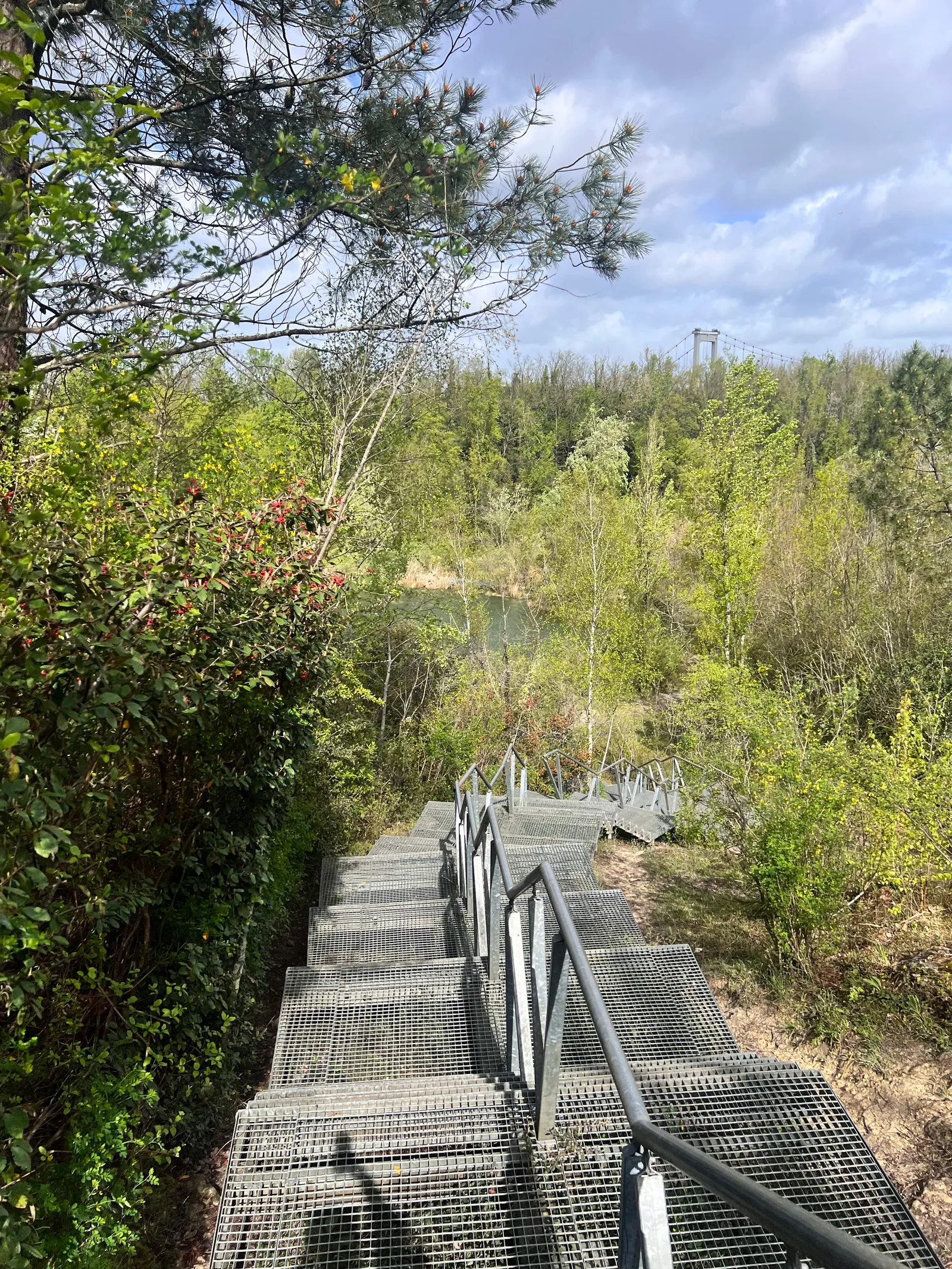 Atmosphere at Parc de l'Ermitage Sainte-Catherine Bordeaux — travel photo