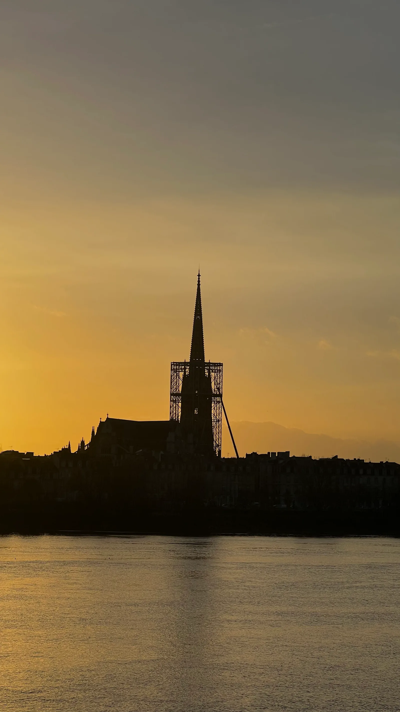 Atmosphere at Parc des Berges Bordeaux — travel photo