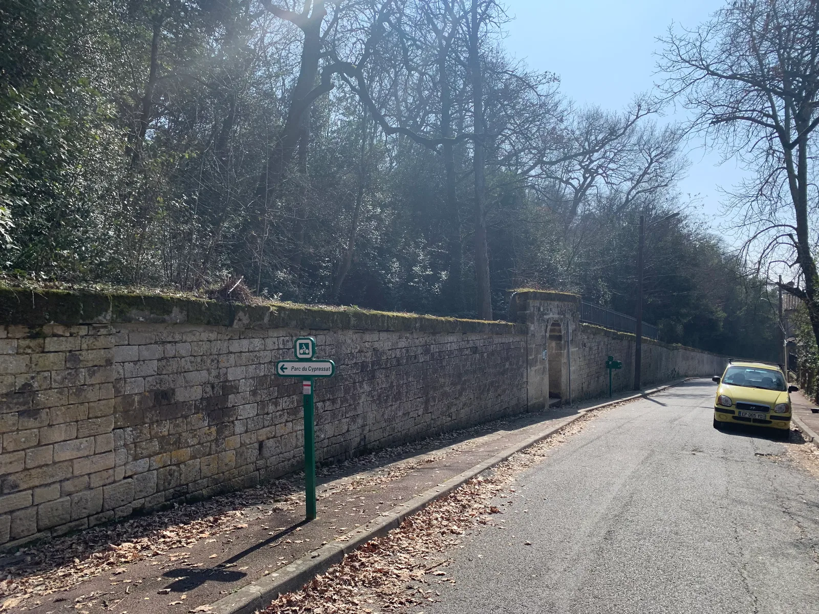 Atmosphere at Parc du Cypressat Bordeaux — travel photo
