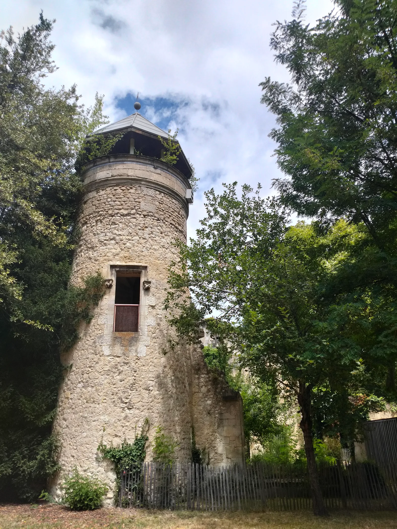 Atmosphere at Parc Rivière Bordeaux — travel photo