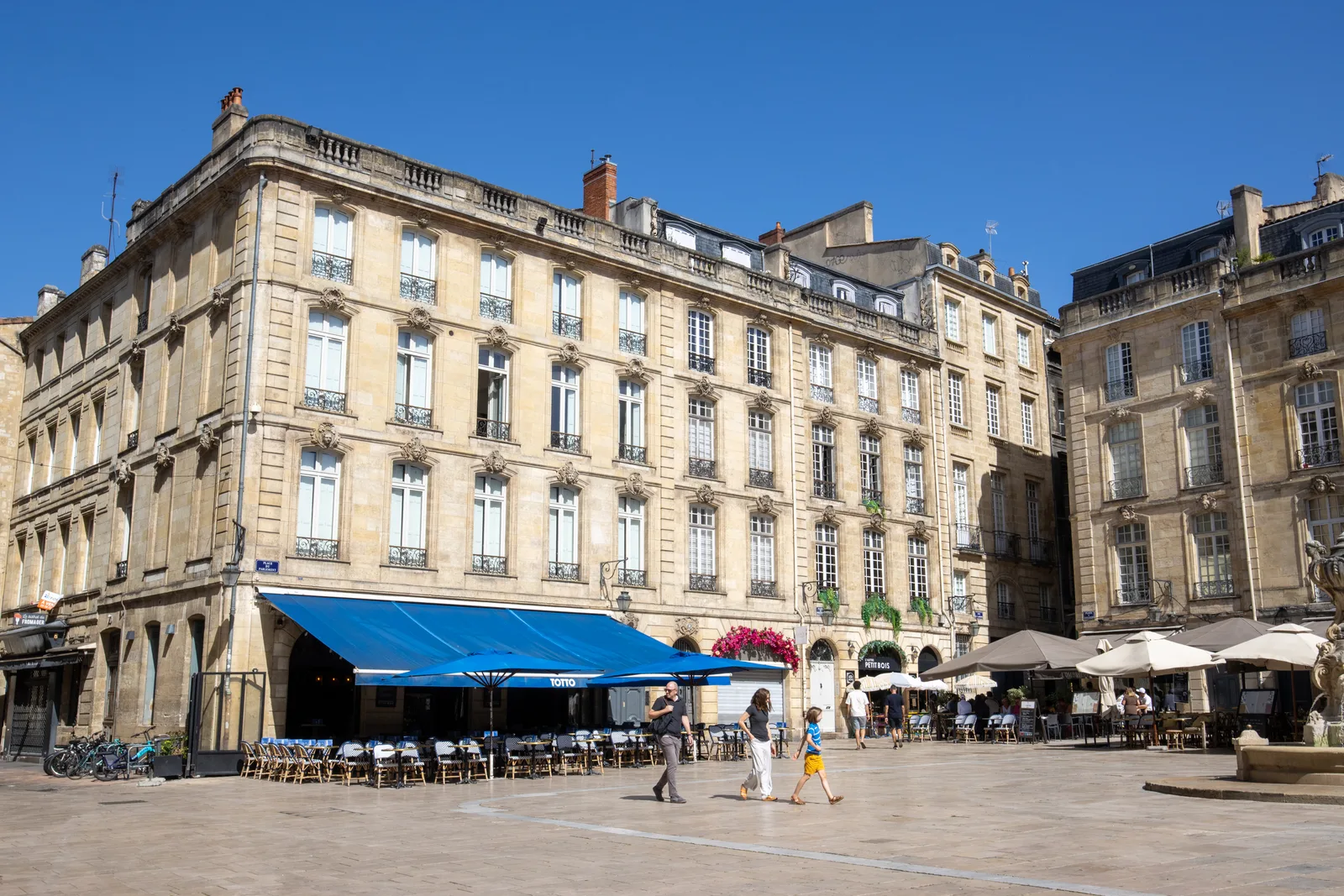 Interior at Place du Parlement Bordeaux — travel photo