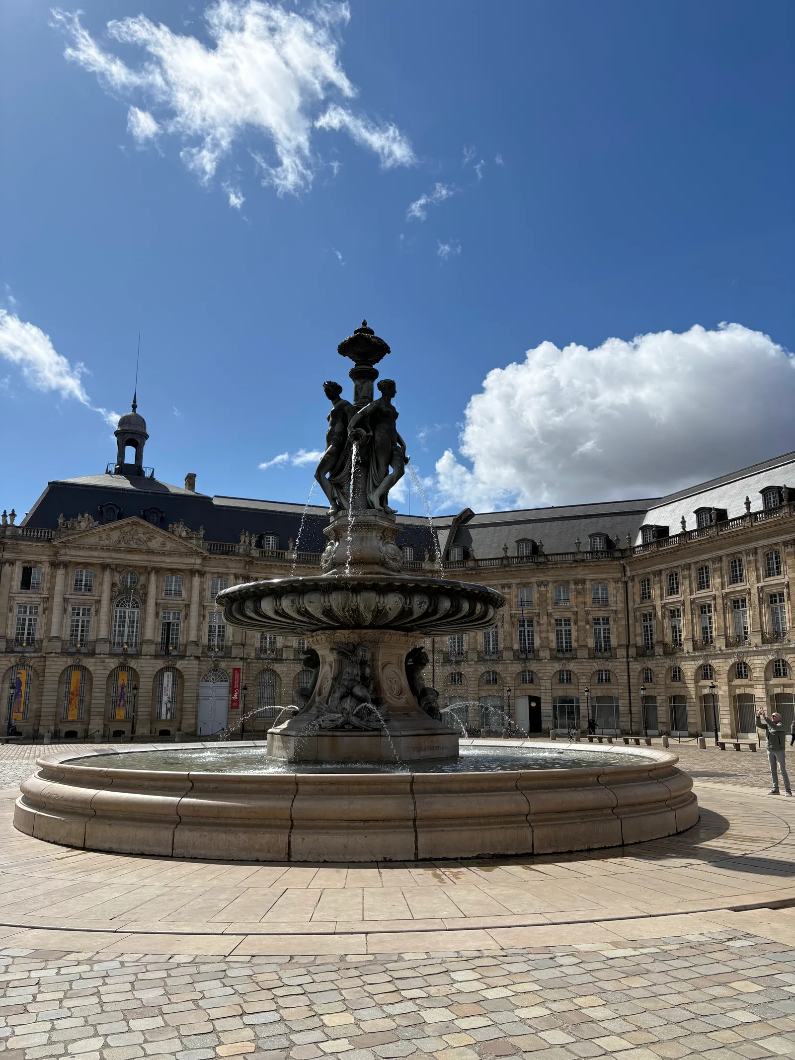 Details at Place du Parlement Bordeaux — travel photo
