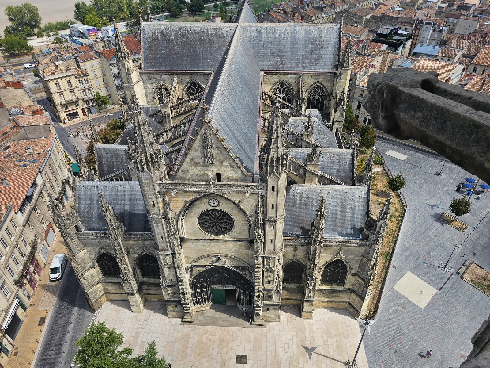 Main view at Place Duburg Bordeaux — travel photo