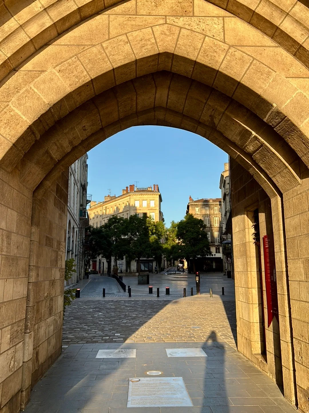 Main view at Porte Cailhau Bordeaux — travel photo
