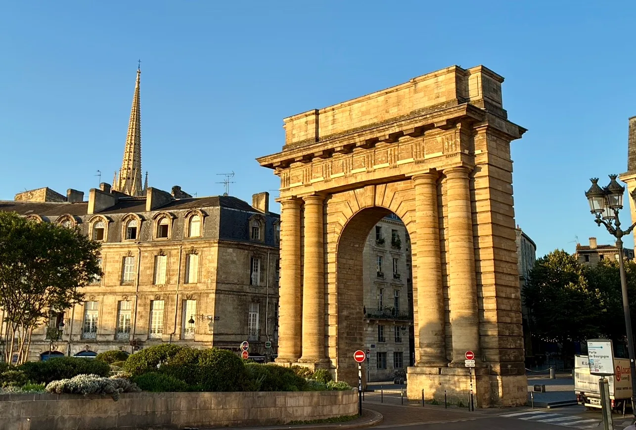 Main view at Porte de Bourgogne Bordeaux — travel photo