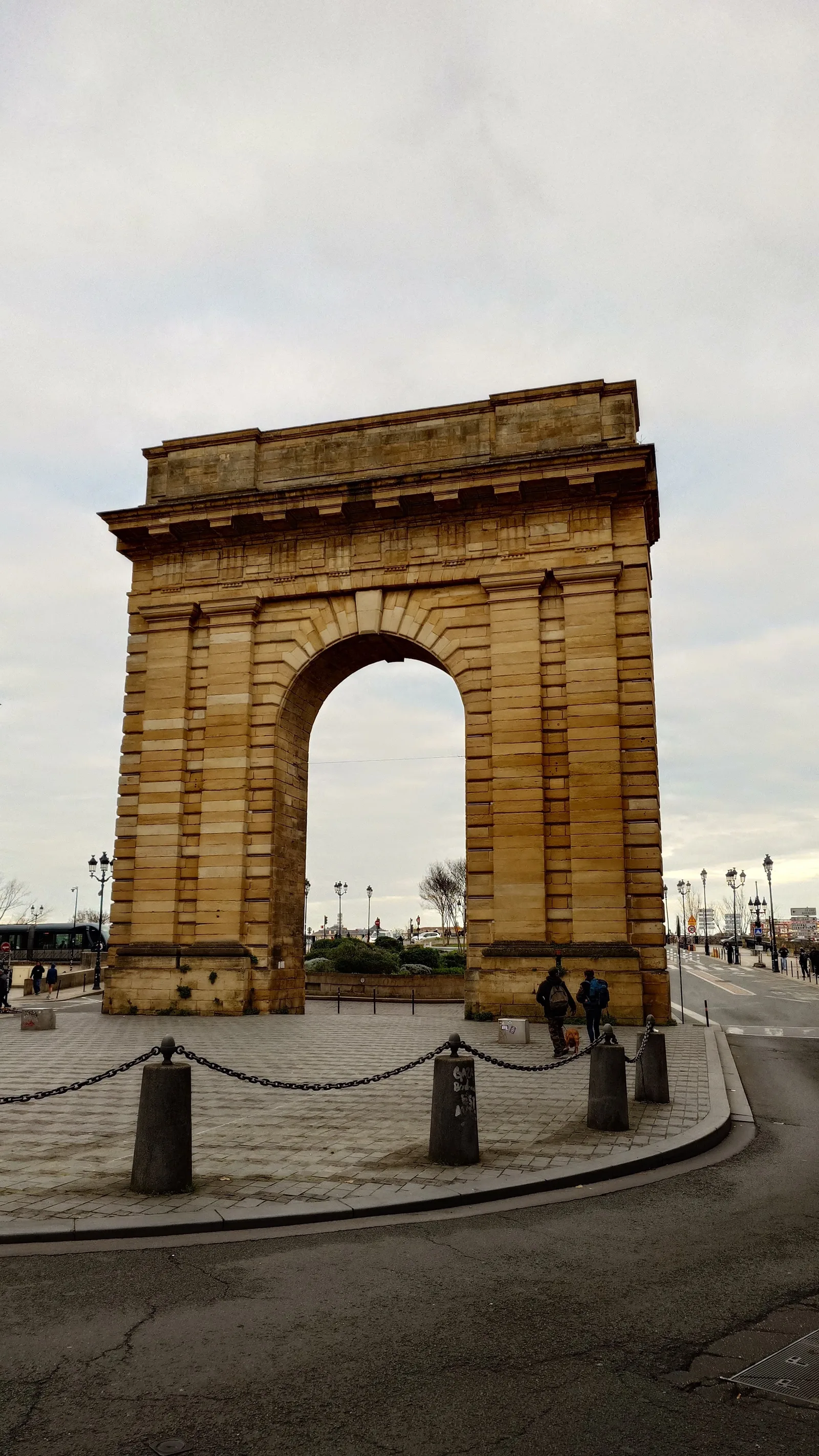 Details at Porte de Bourgogne Bordeaux — travel photo