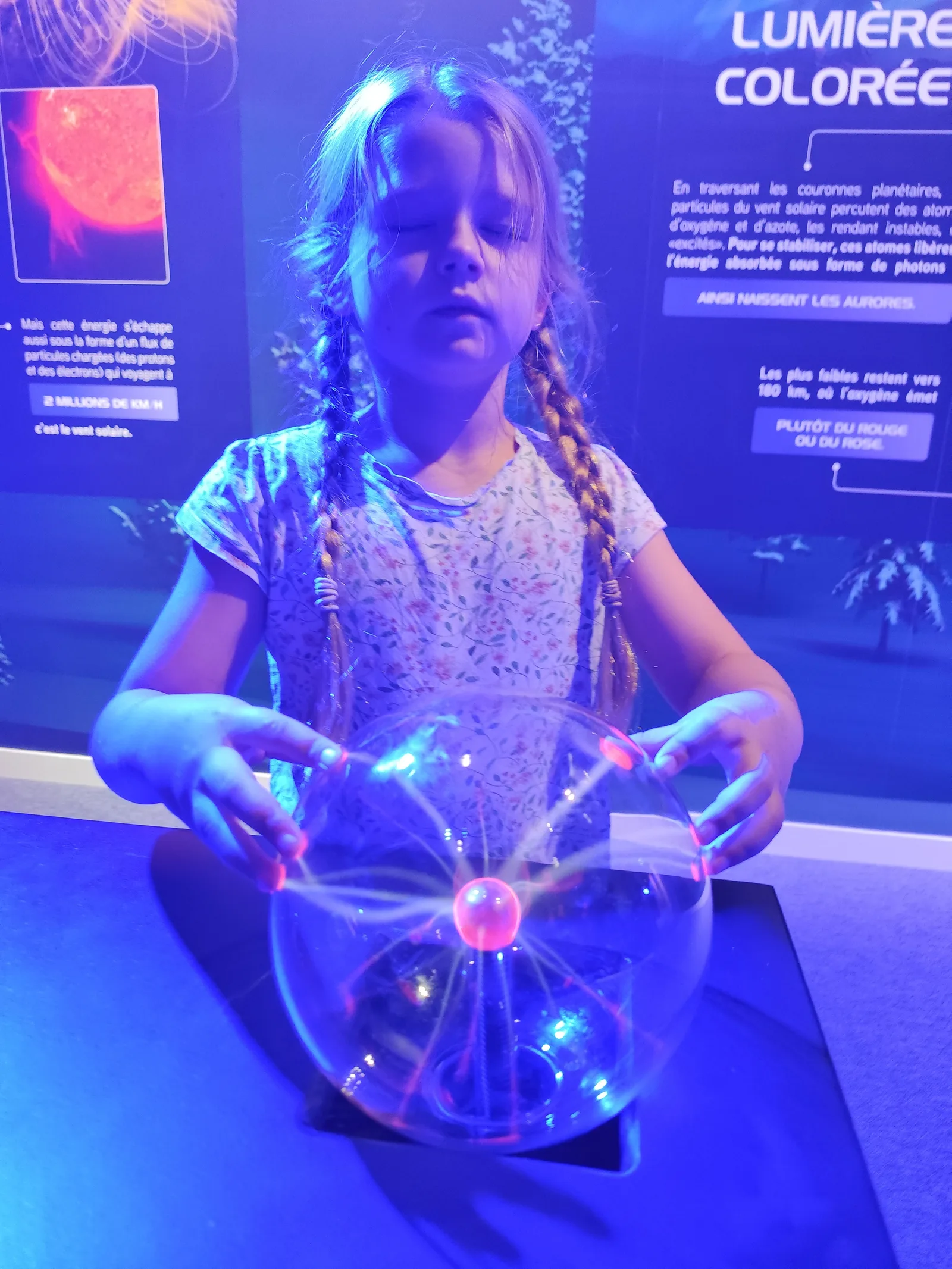 Atmosphere at SCIENCE EXPERIENCES BORDEAUX Bordeaux — travel photo