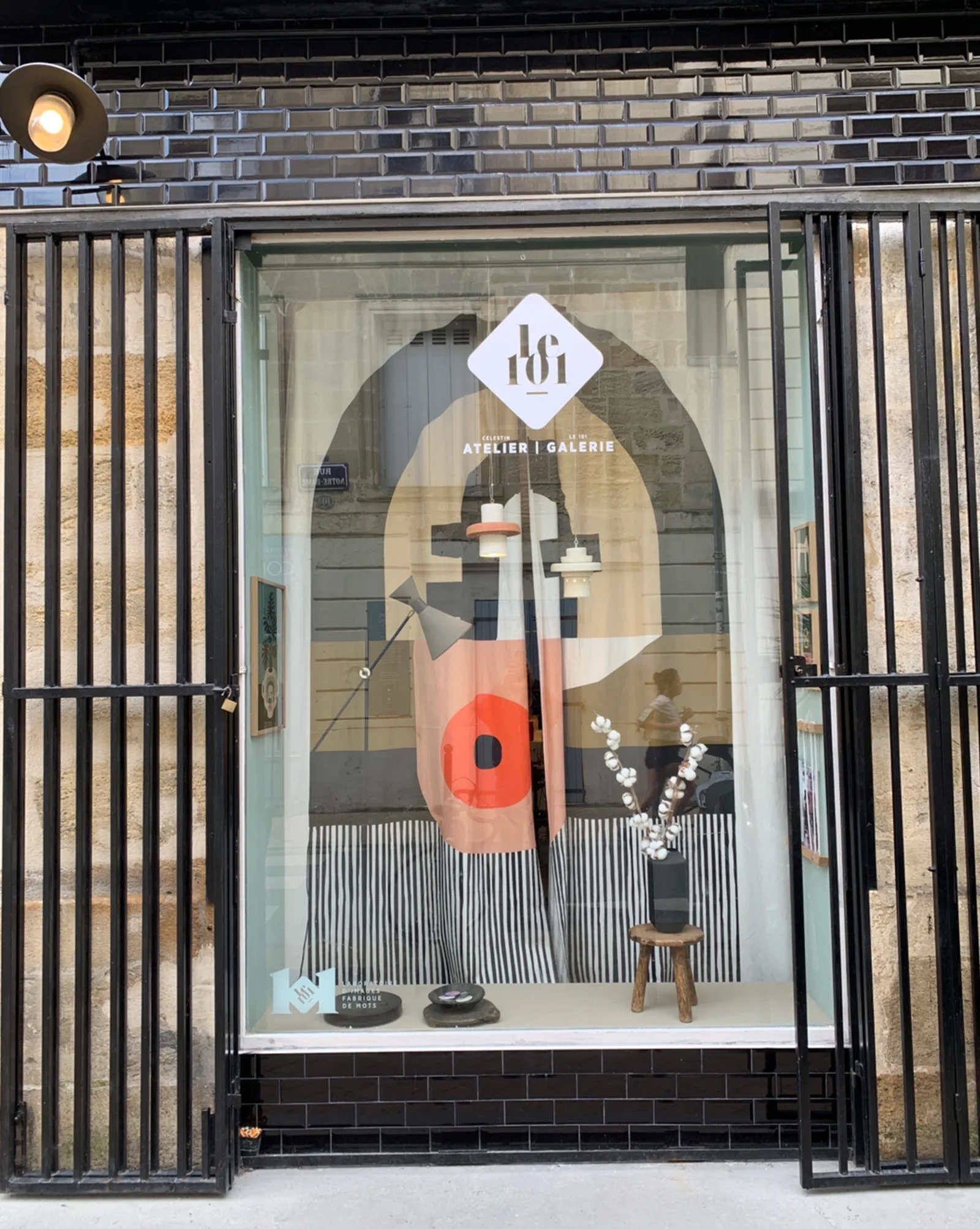 "The 101" Art Gallery, Concept store